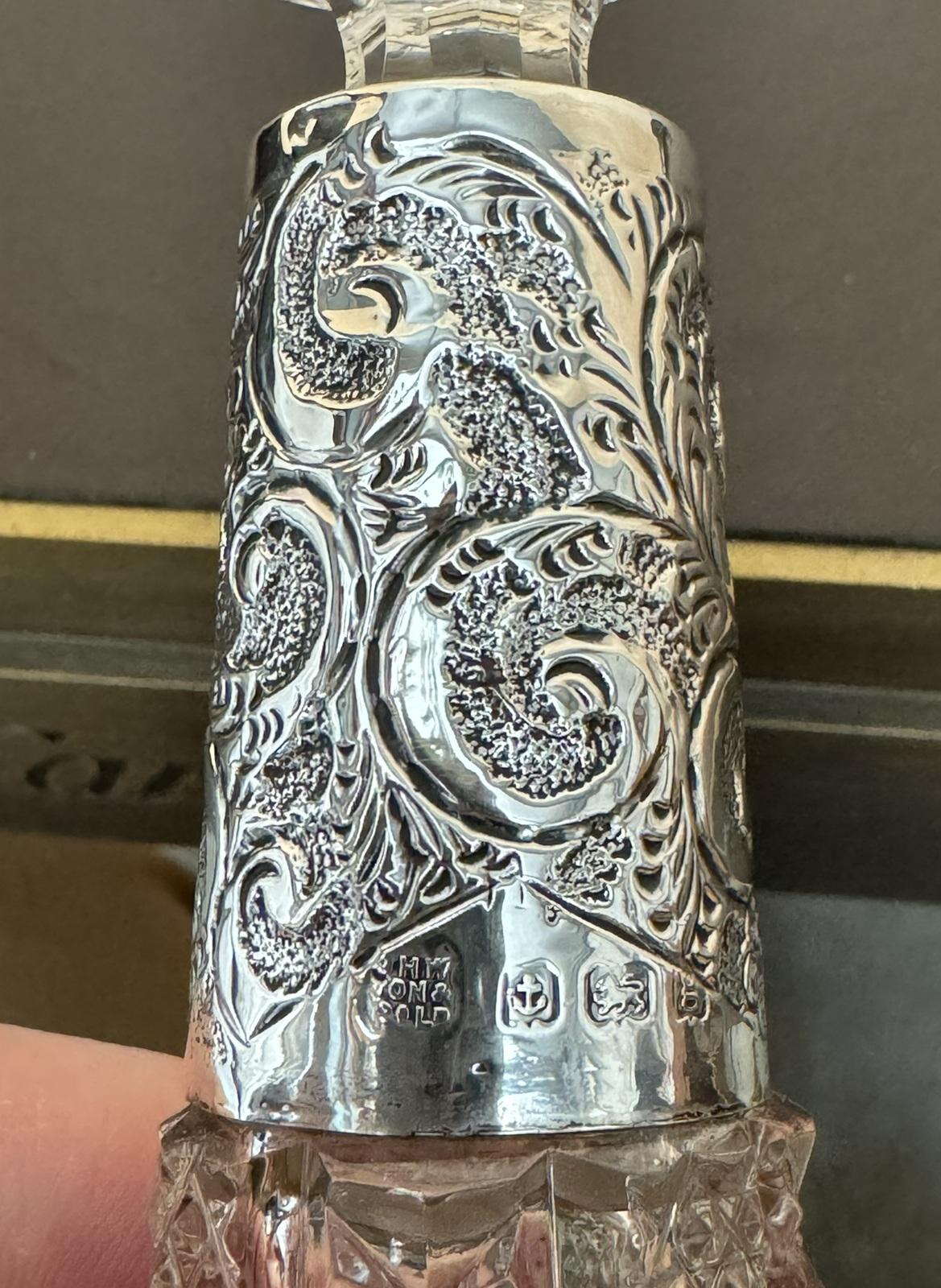 GRAN FRASCO DE PERFUME ANTiQUE 1906 23CM VIDRIO TALLADO CRISTAL PLATA ESTERLINA en venta 4