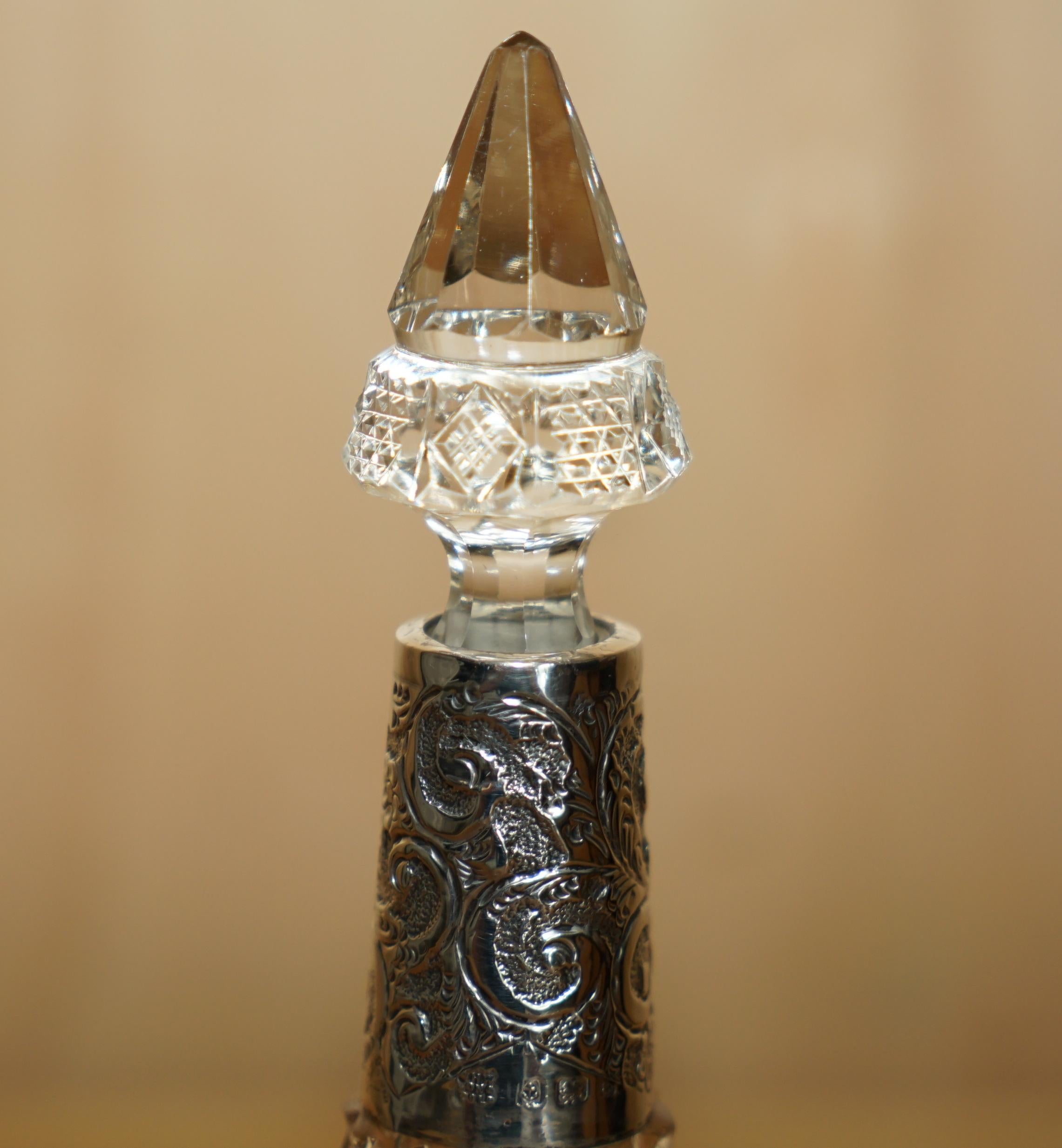 GRAN FRASCO DE PERFUME ANTiQUE 1906 23CM VIDRIO TALLADO CRISTAL PLATA ESTERLINA en Bueno estado para la venta en West Sussex, Pulborough