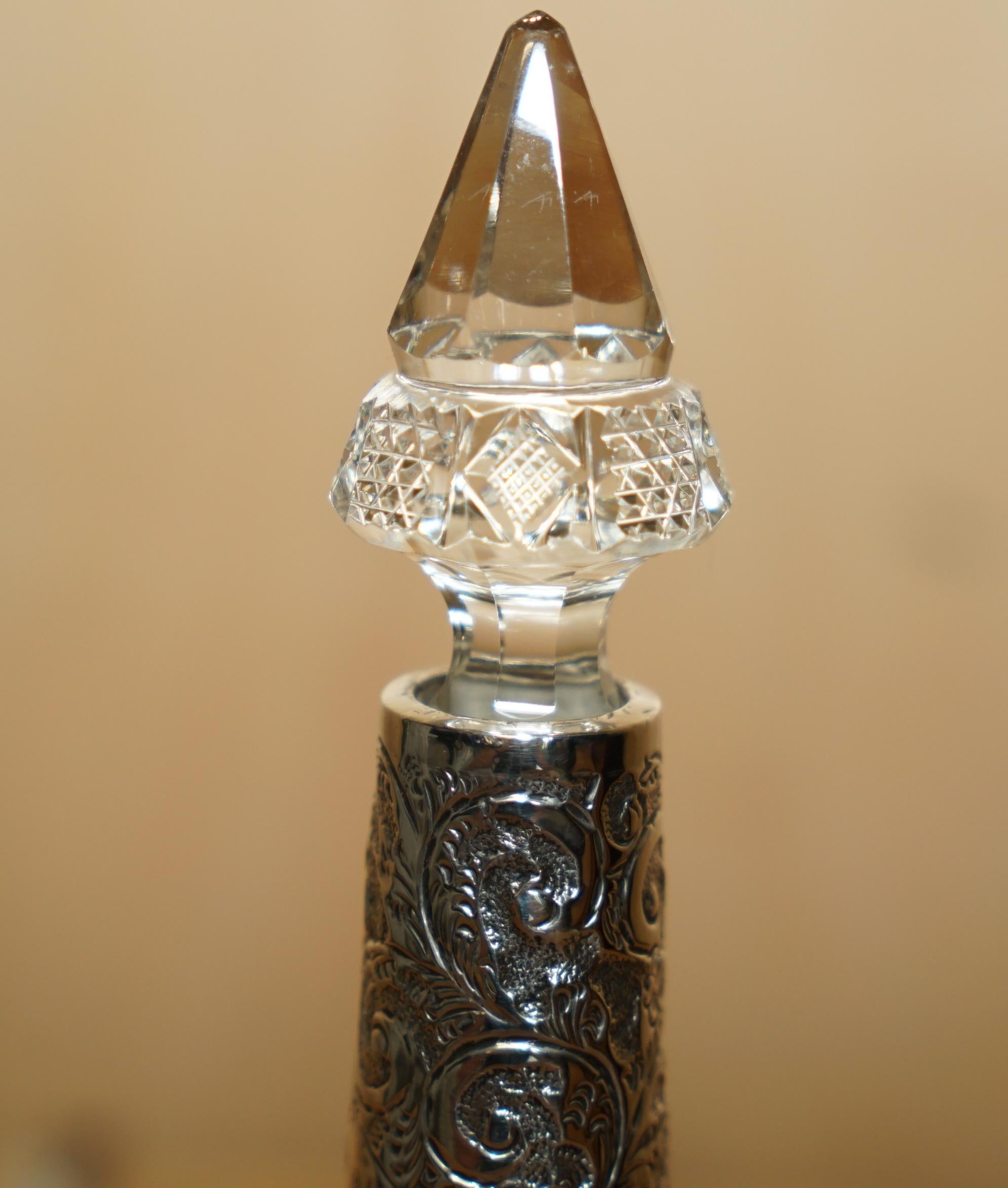 GRAN FRASCO DE PERFUME ANTiQUE 1906 23CM VIDRIO TALLADO CRISTAL PLATA ESTERLINA Plata esterlina en venta