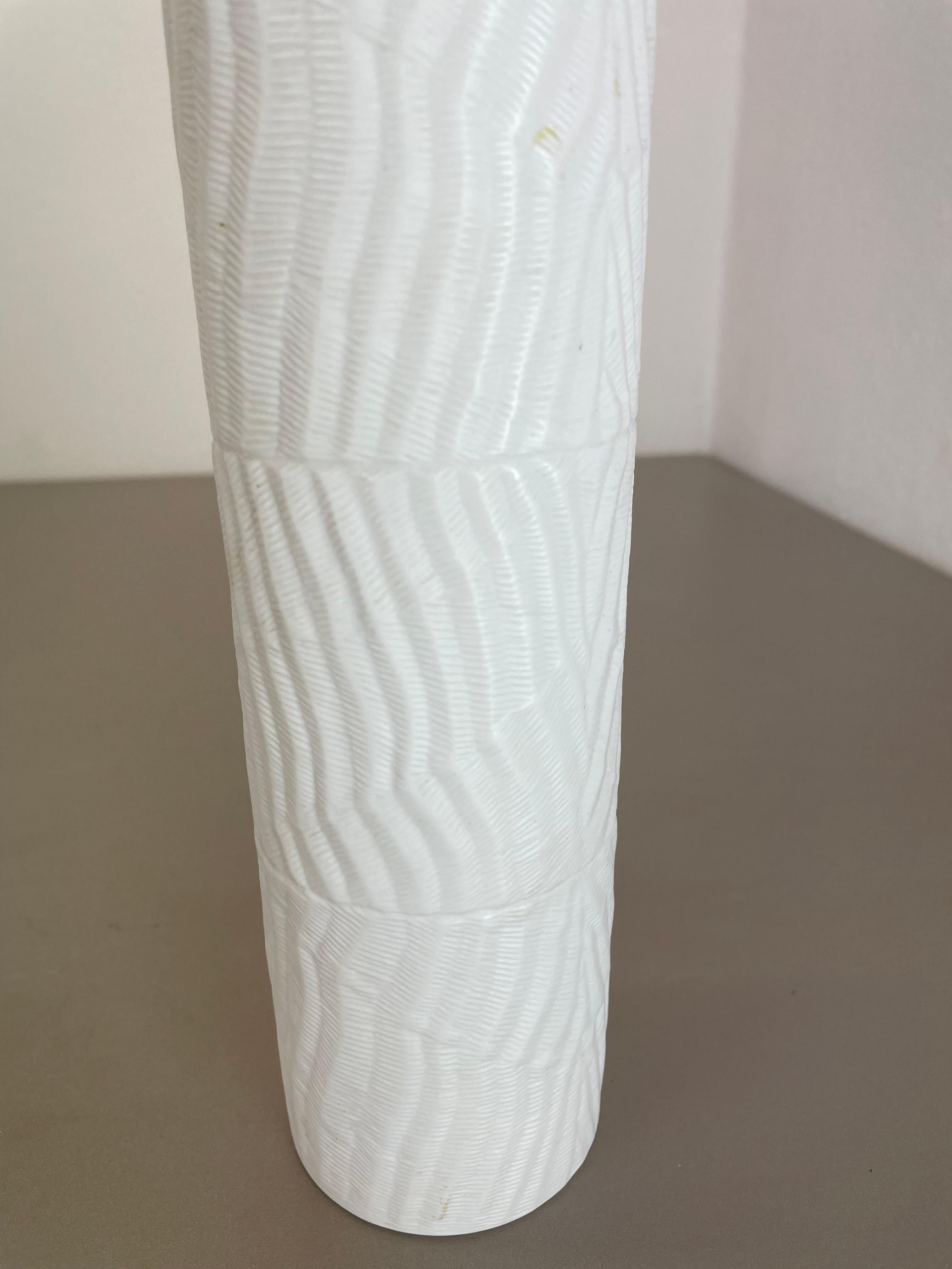 Large 23cm OP Art Vase Porcelain Vase by Martin Freyer for Rosenthal, Germany For Sale 5
