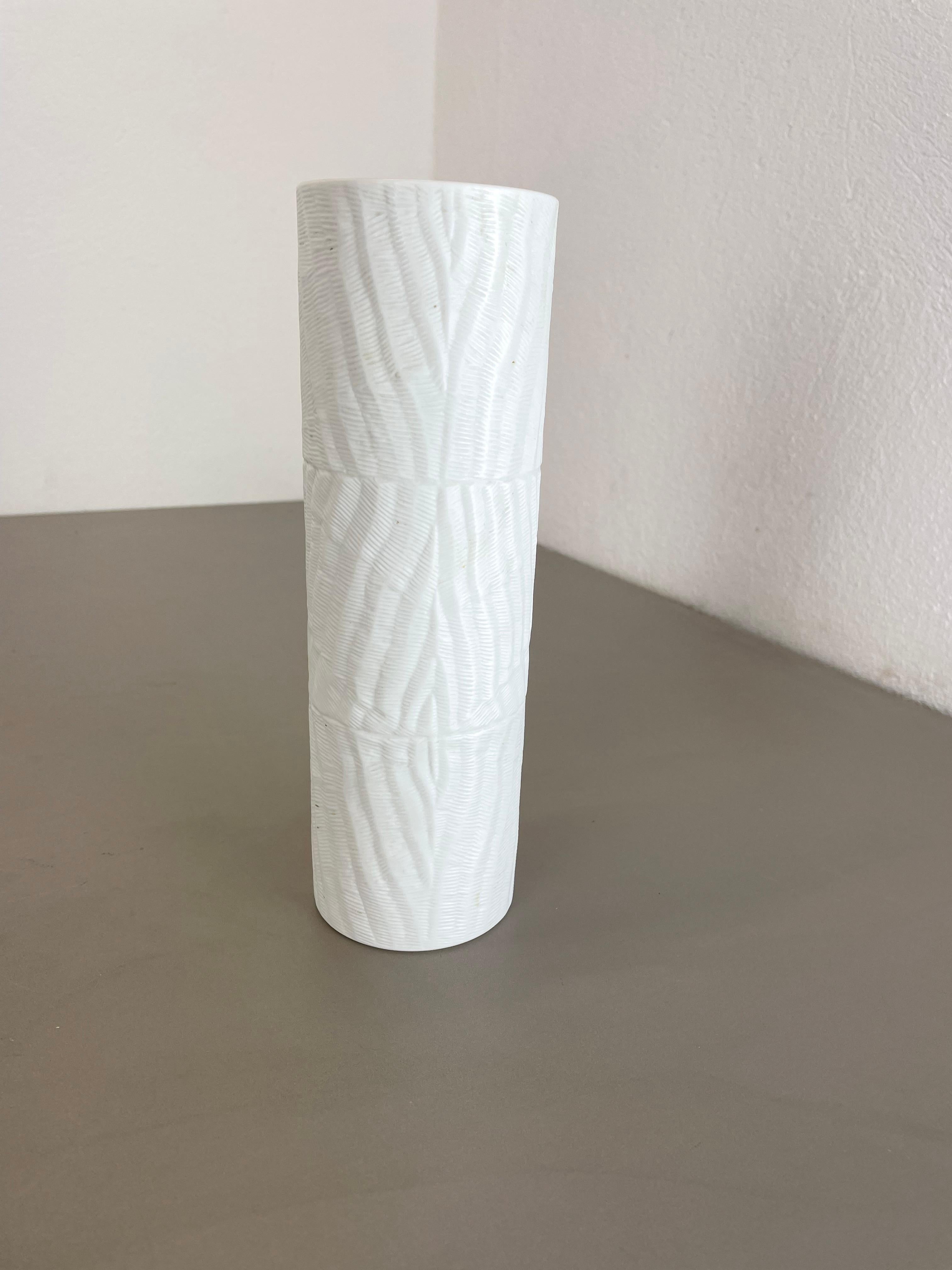 Article:

OP Art Porcelain vase


Producer:

Rosenthal, Germany


Designer:

Martin Freyer




Decade:

1970s




This original vintage OP Art vase was produced in the 1970s in Germany. It is made of porcelain with an OP ART surface.
The bottom is