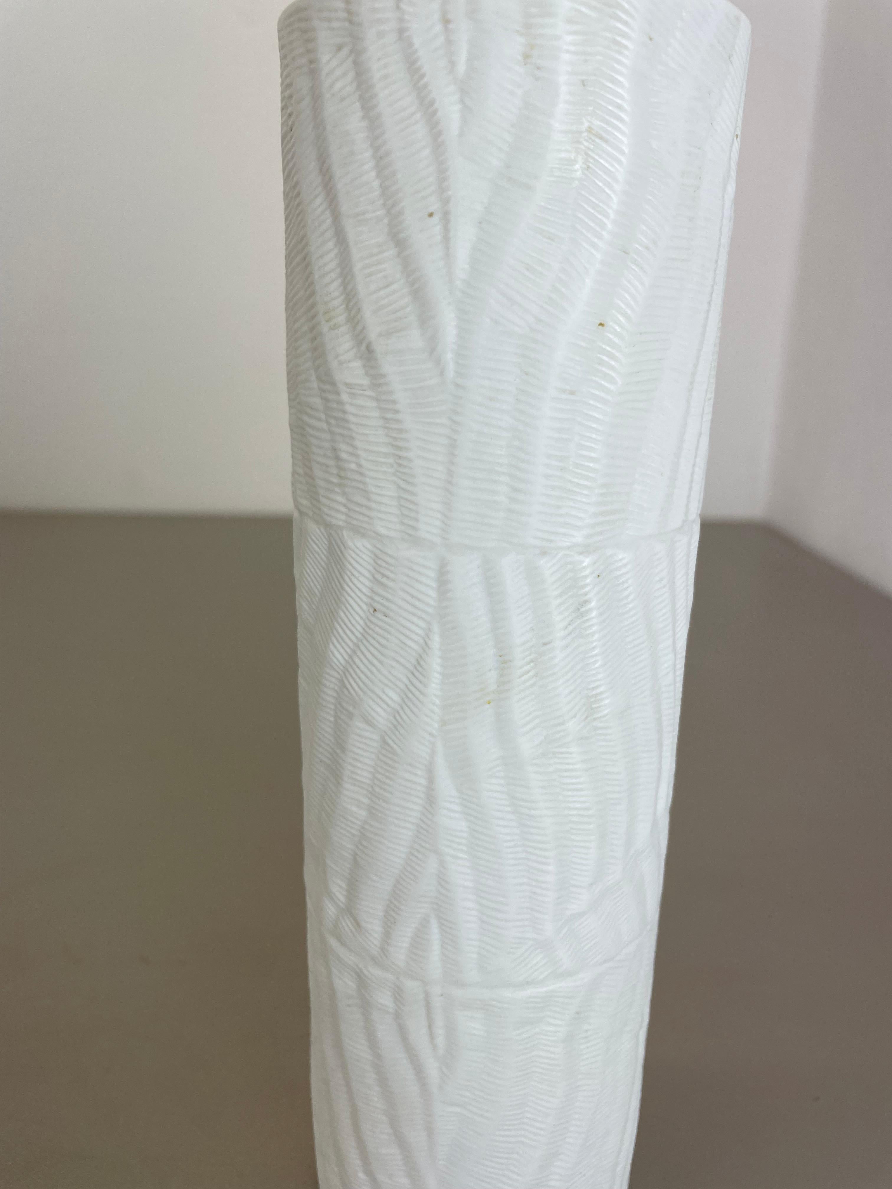 Large 23cm OP Art Vase Porcelain Vase by Martin Freyer for Rosenthal, Germany For Sale 1