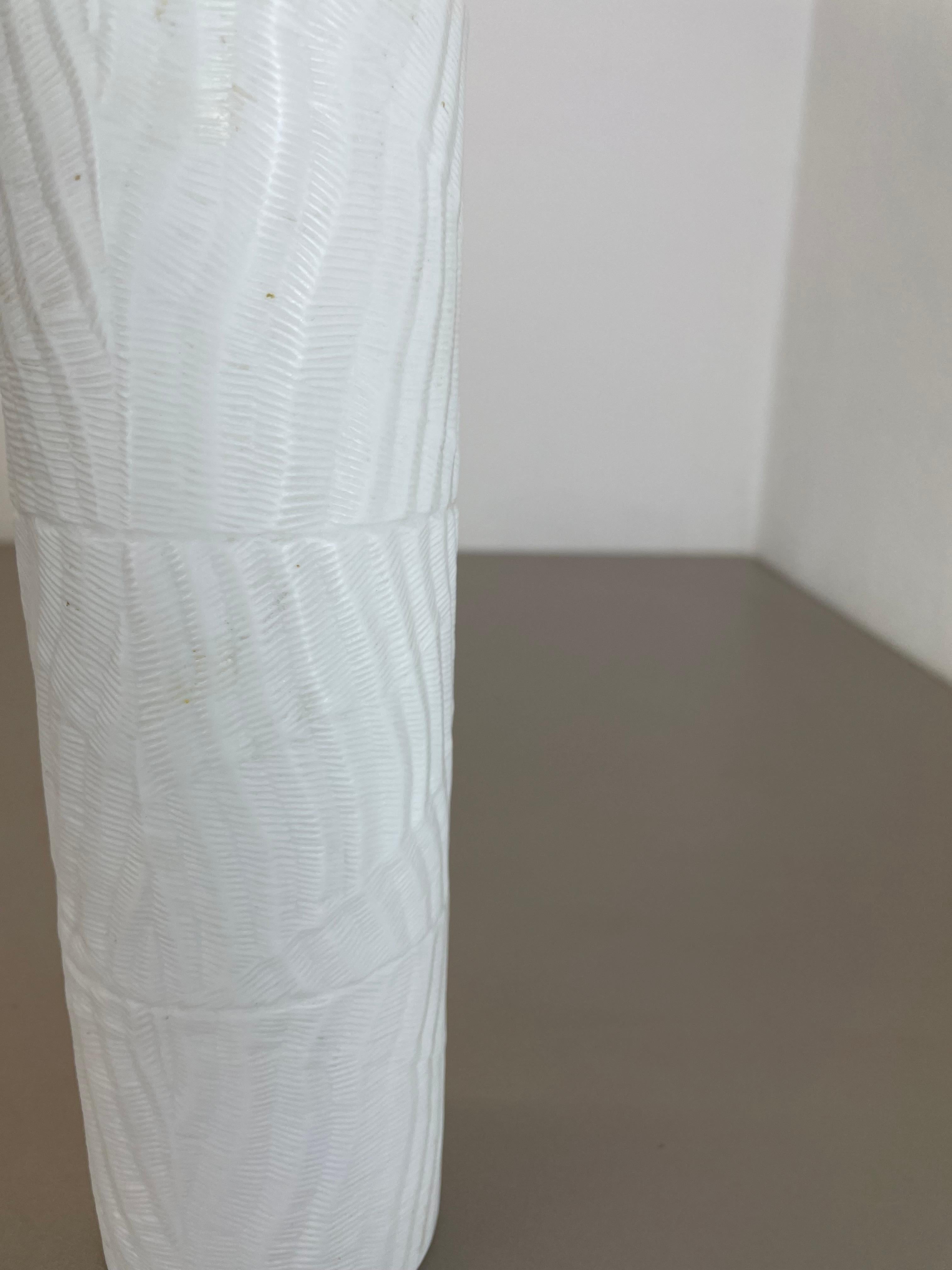 Large 23cm OP Art Vase Porcelain Vase by Martin Freyer for Rosenthal, Germany For Sale 2