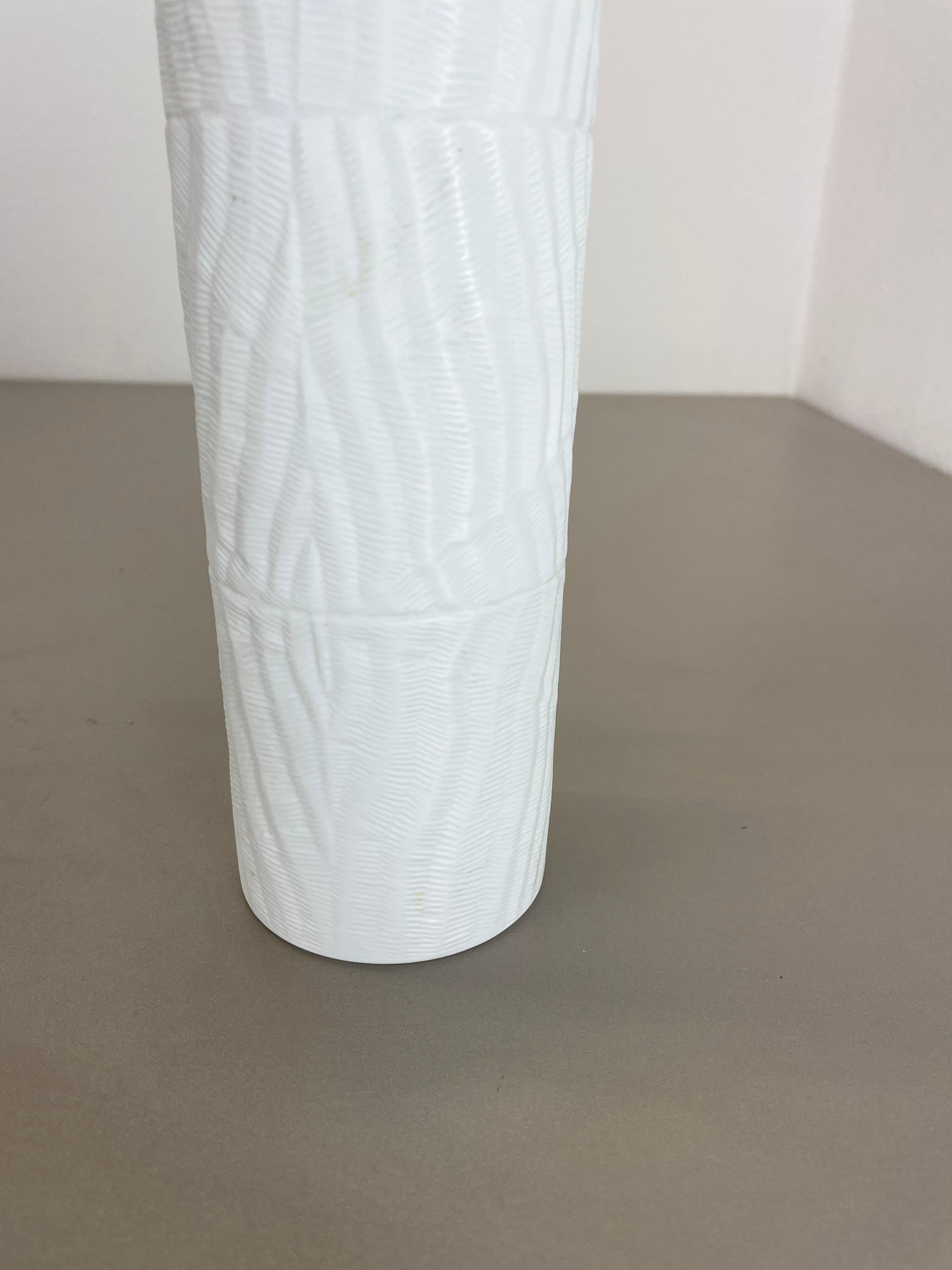 Large 23cm OP Art Vase Porcelain Vase by Martin Freyer for Rosenthal, Germany For Sale 3
