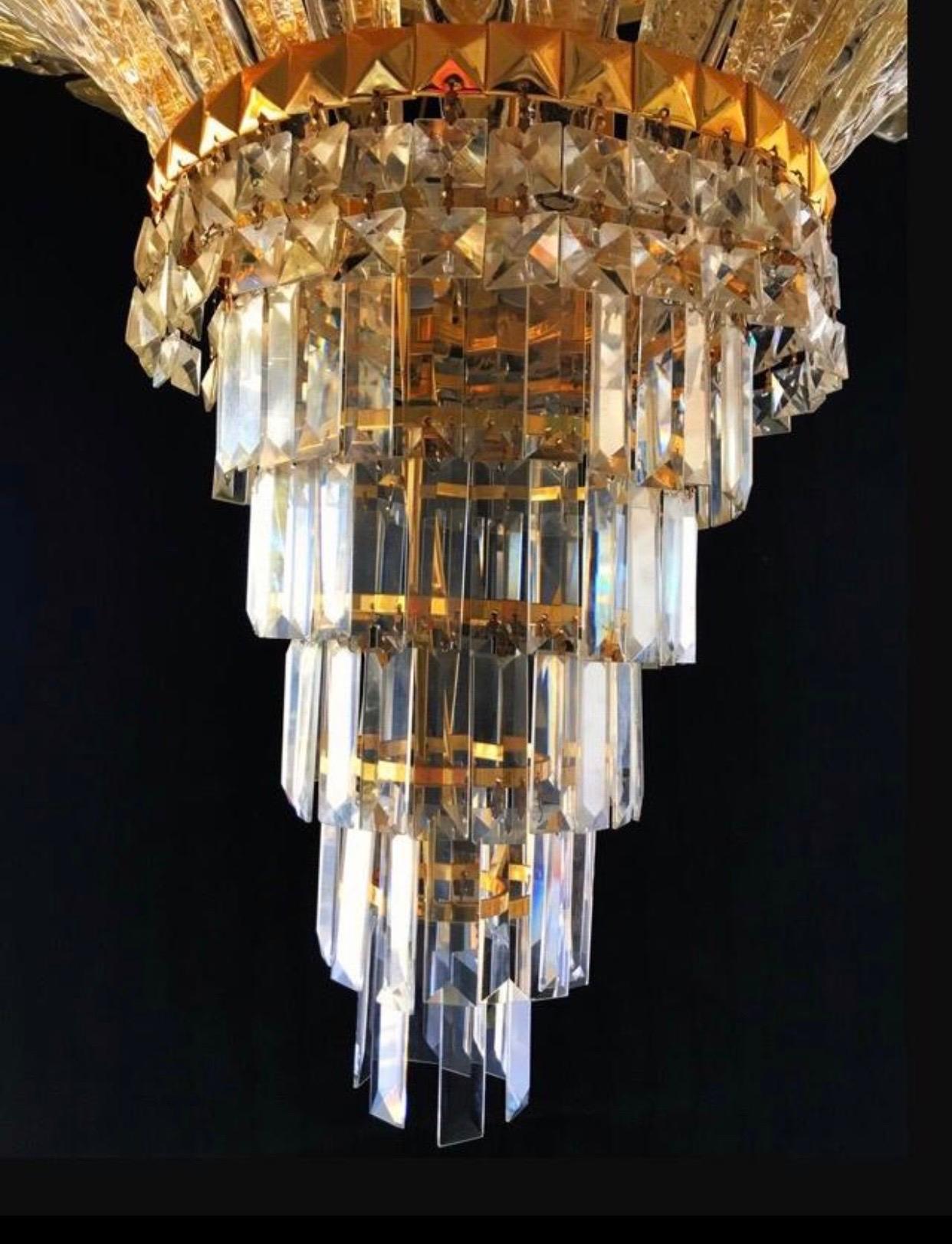 italien Grand lustre en forme de feuille de palmier de Murano recouvert d'or 24 carats