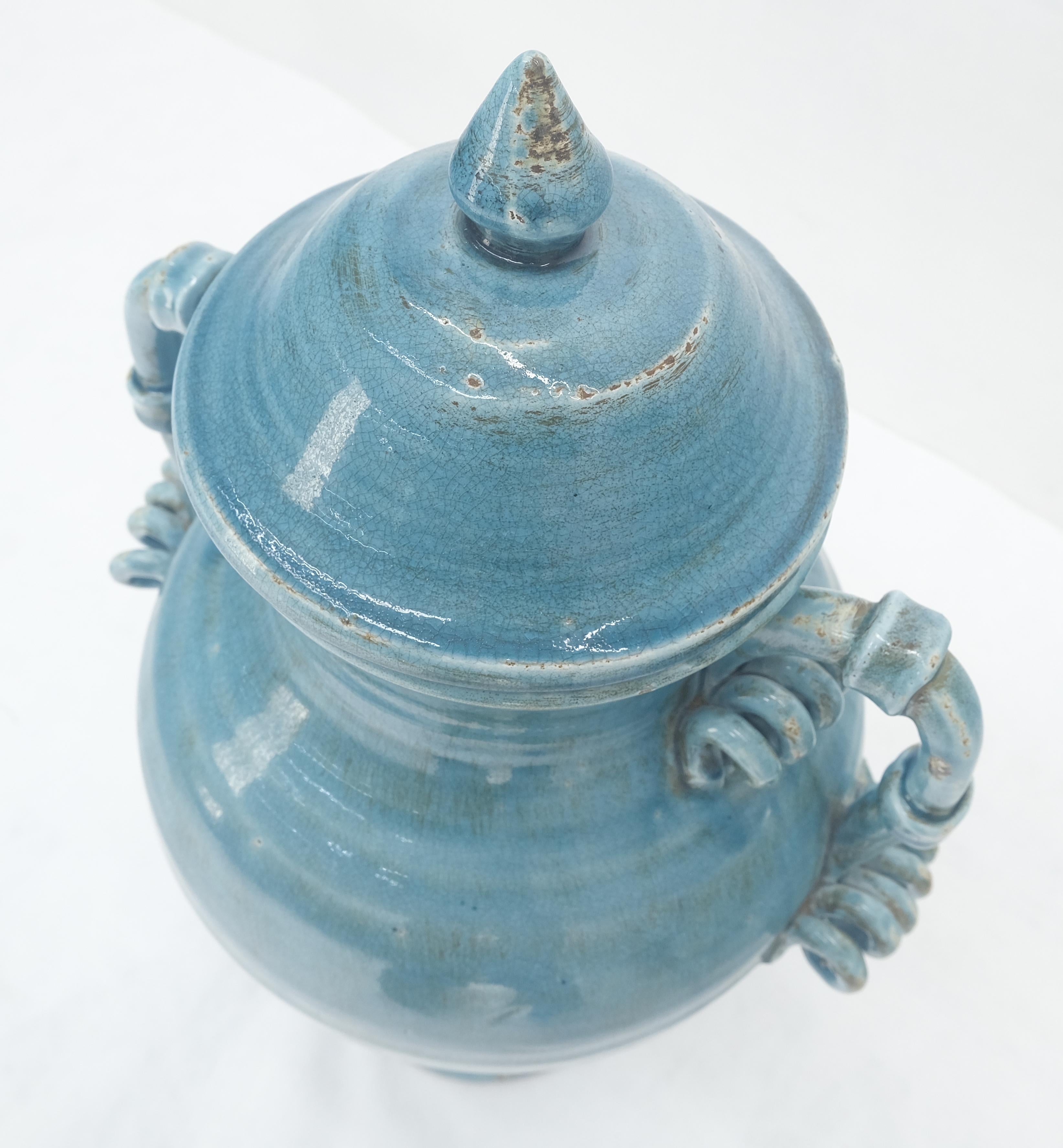 Grande vaso in stile urna in ceramica Burmantofts con smalto blu e coperchio, alto 24