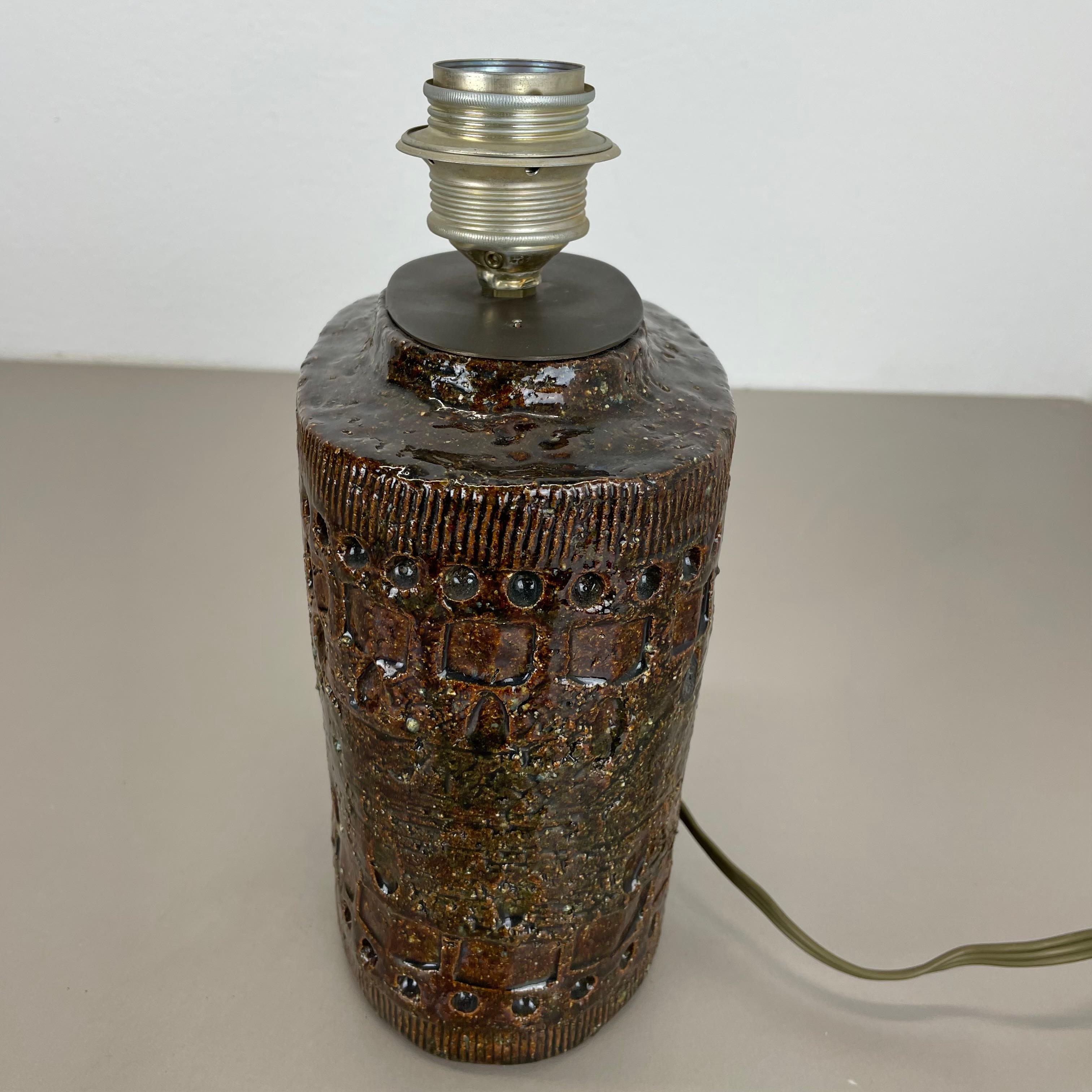 Grande lampe de bureau en céramique à motif abstrait de 25 cm attribuée à Bitossi, Italie, 1970 en vente 8