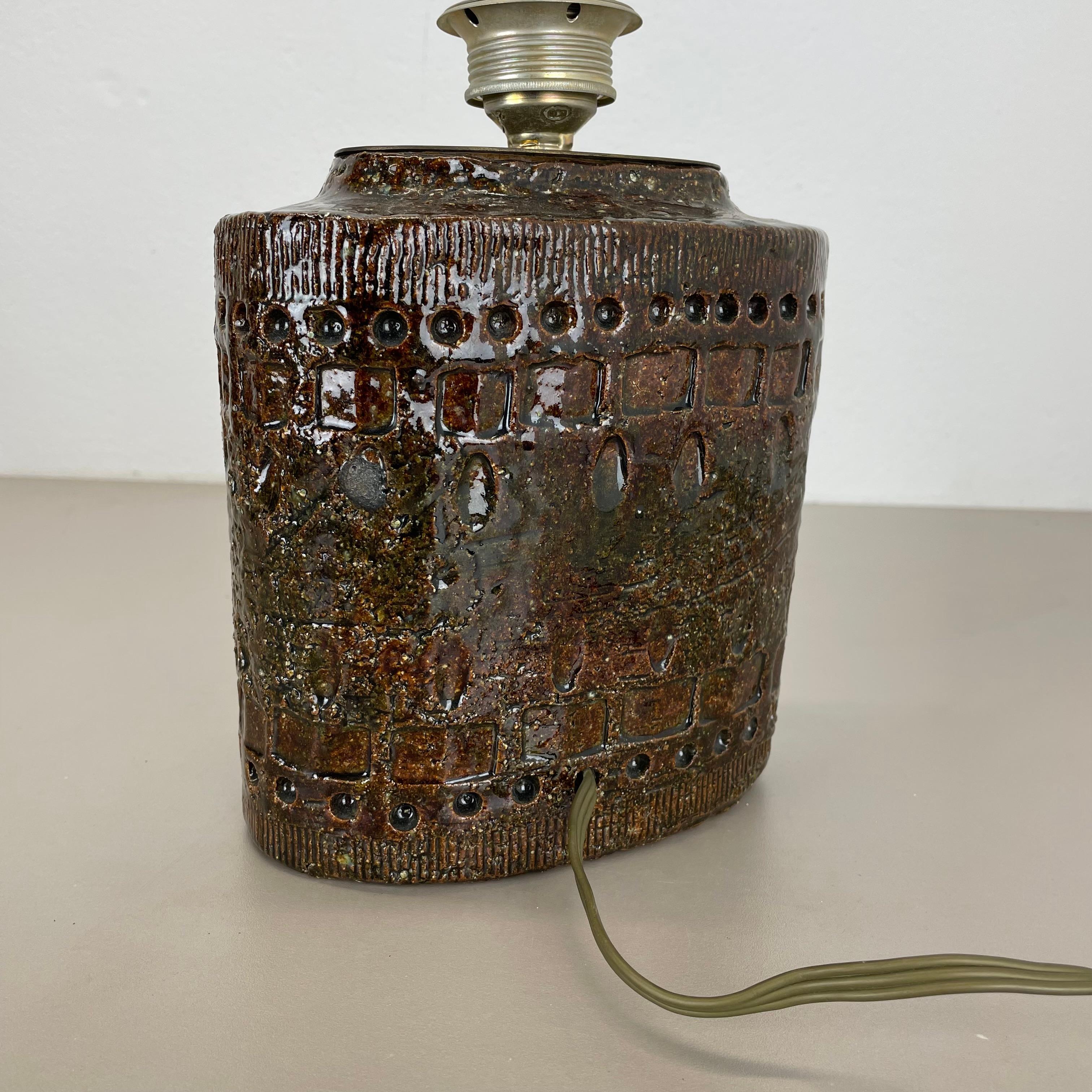 Grande lampe de bureau en céramique à motif abstrait de 25 cm attribuée à Bitossi, Italie, 1970 en vente 9