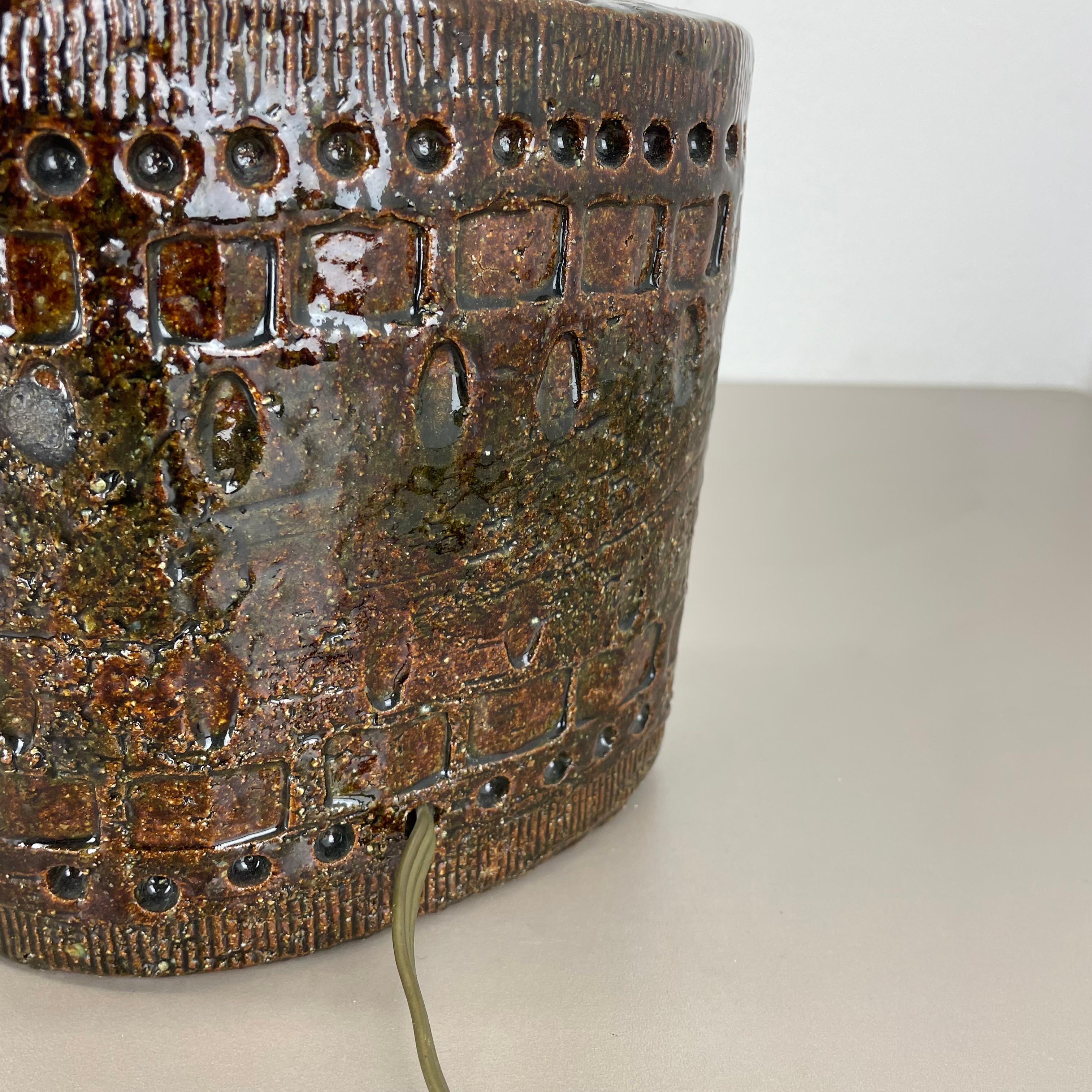 Grande lampe de bureau en céramique à motif abstrait de 25 cm attribuée à Bitossi, Italie, 1970 en vente 11