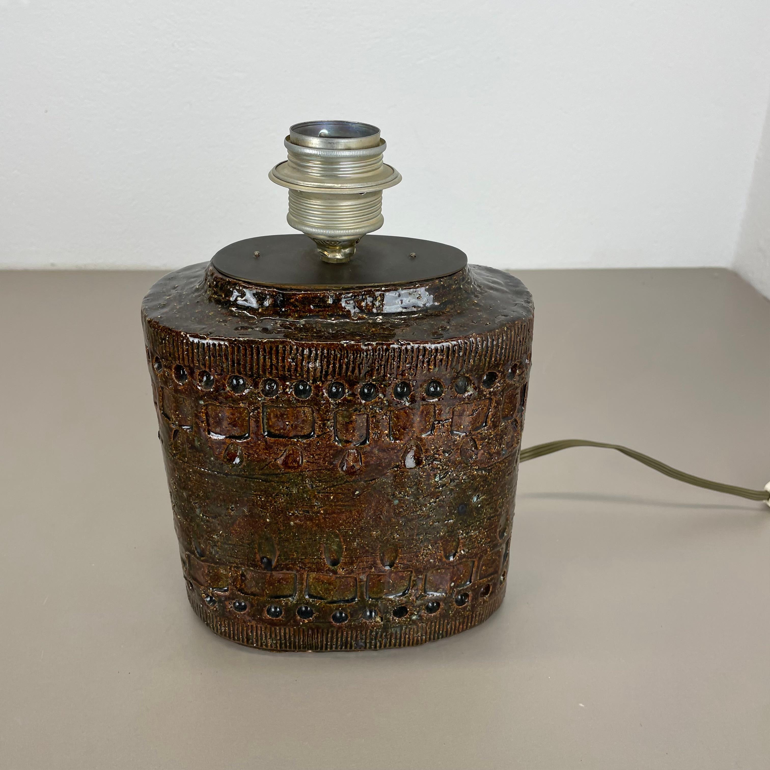 italien Grande lampe de bureau en céramique à motif abstrait de 25 cm attribuée à Bitossi, Italie, 1970 en vente