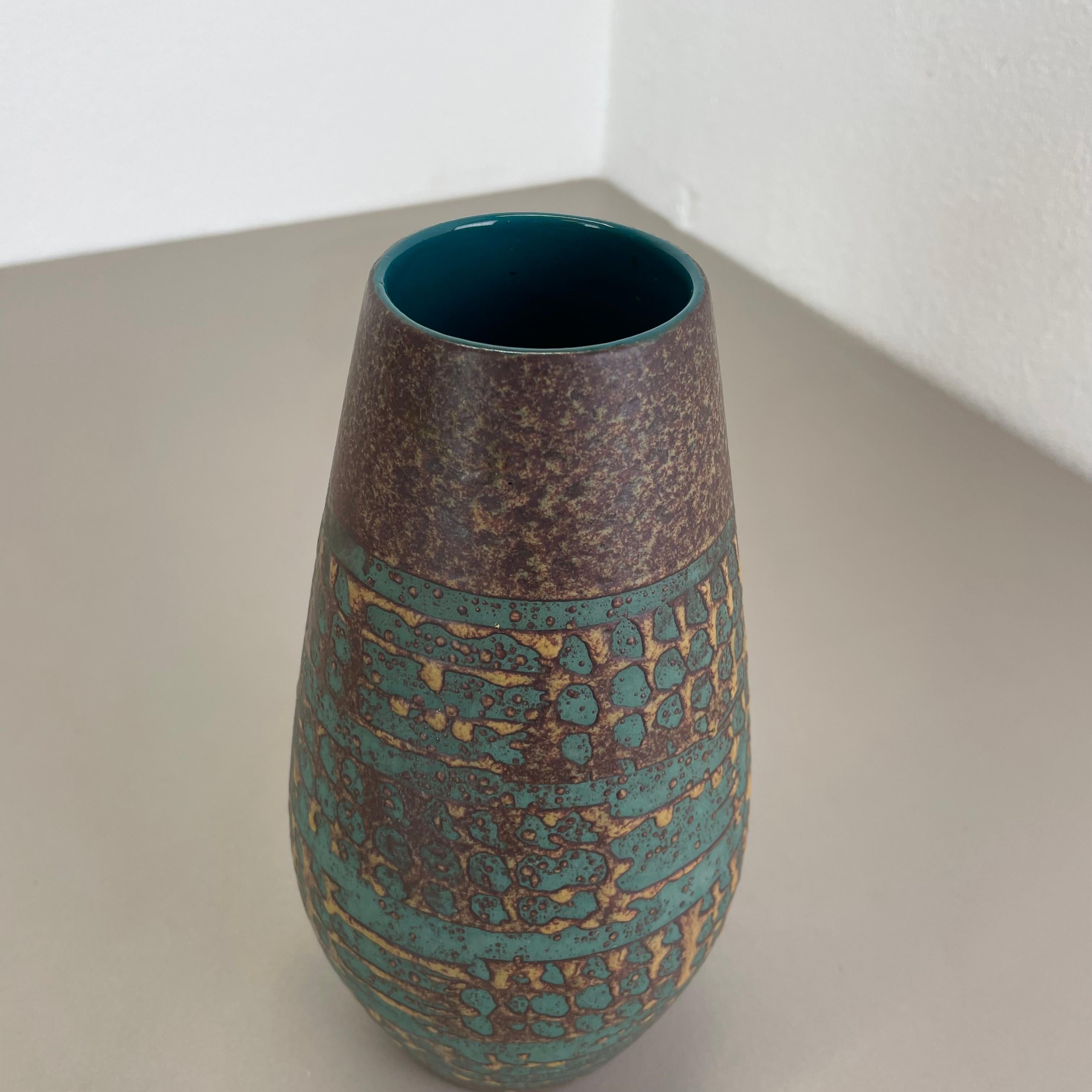 Large 25cm Ceramic Brutalist Vase FAT LAVA Carstens Tönnieshof, Germany, 1970s In Good Condition For Sale In Kirchlengern, DE