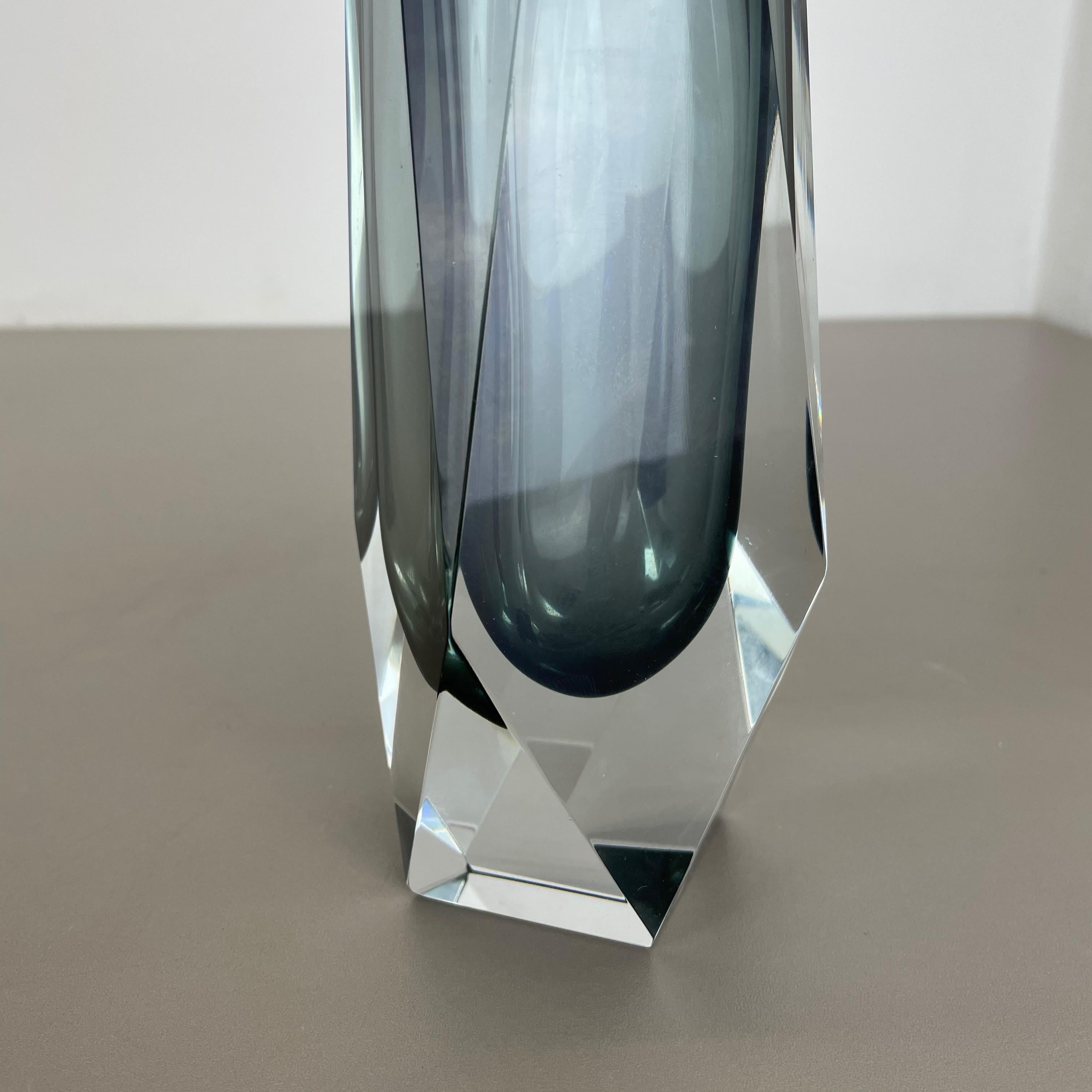 Large 25cm Grey Murano Glass Sommerso Vase by Flavio Poli Attributed, Italy 1970 In Good Condition For Sale In Kirchlengern, DE