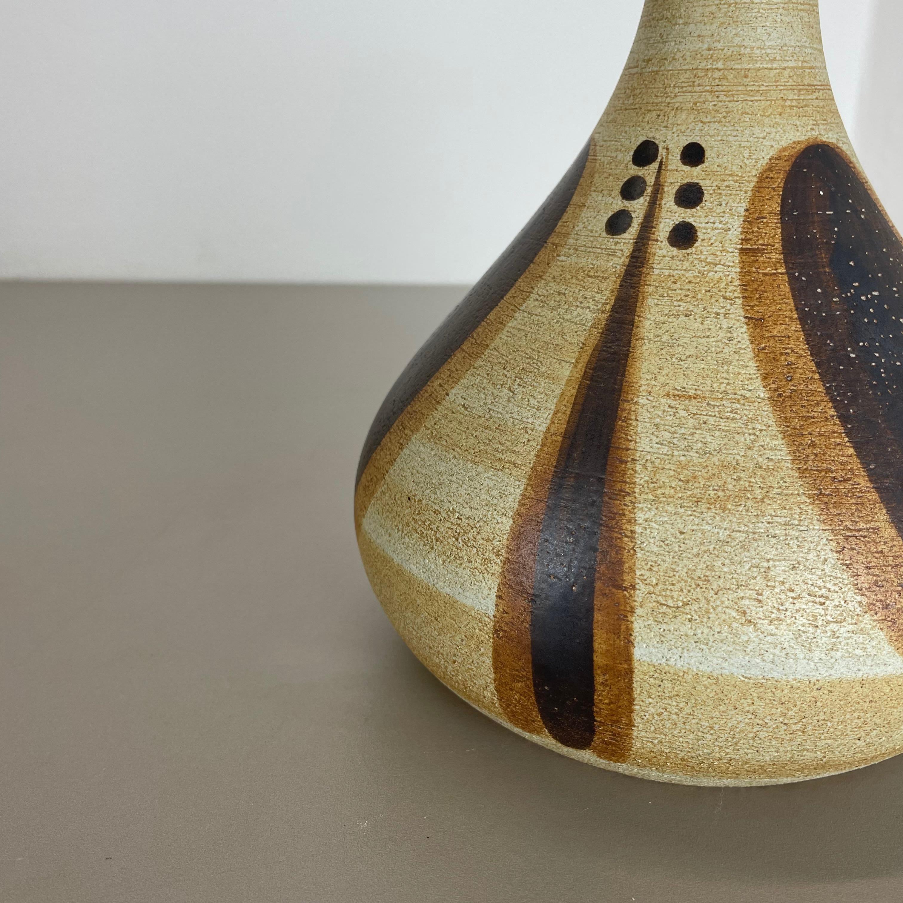 Céramique Grand vase moderniste de 25 cm Sculpture Peter Müller pour Sgrafo Modern, Allemagne 1970 en vente