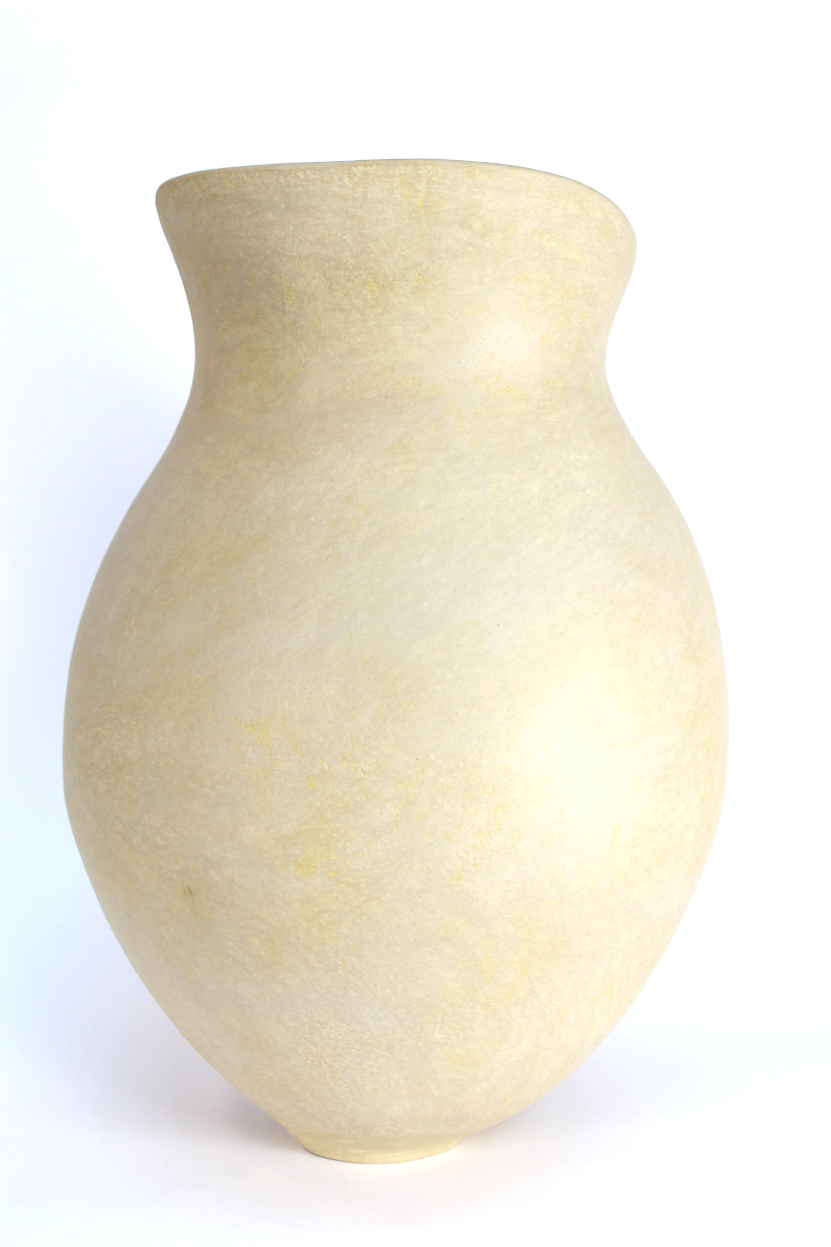 Large Contemporary Brutalist French Beige Ceramic Jar In New Condition In Mareil-Marly, Yvelines