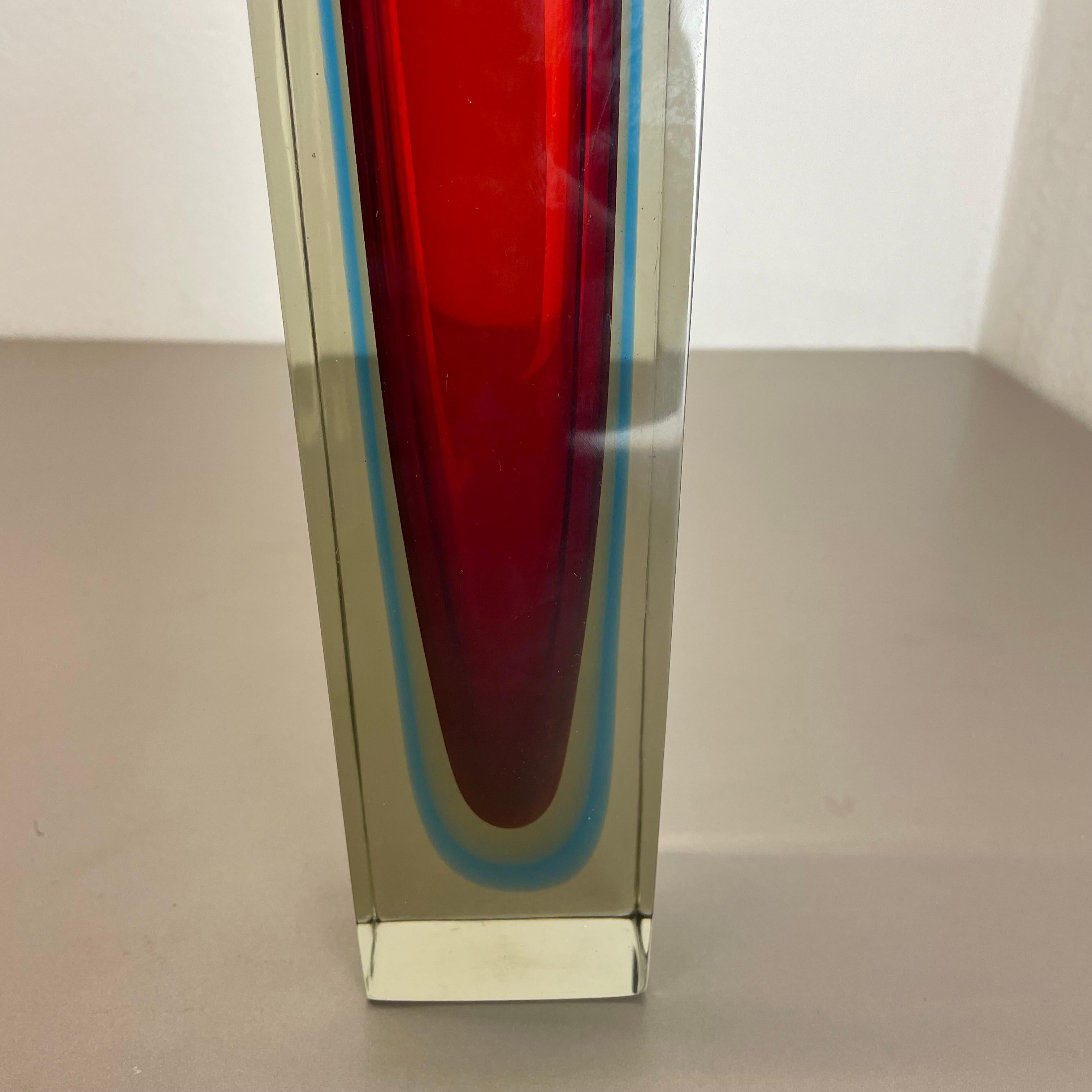 Grand vase cubique de 26 cm et 2 kg en verre Murano Glass Sommerso Attr. de Flavio Poli, Italie, 1970 en vente 4