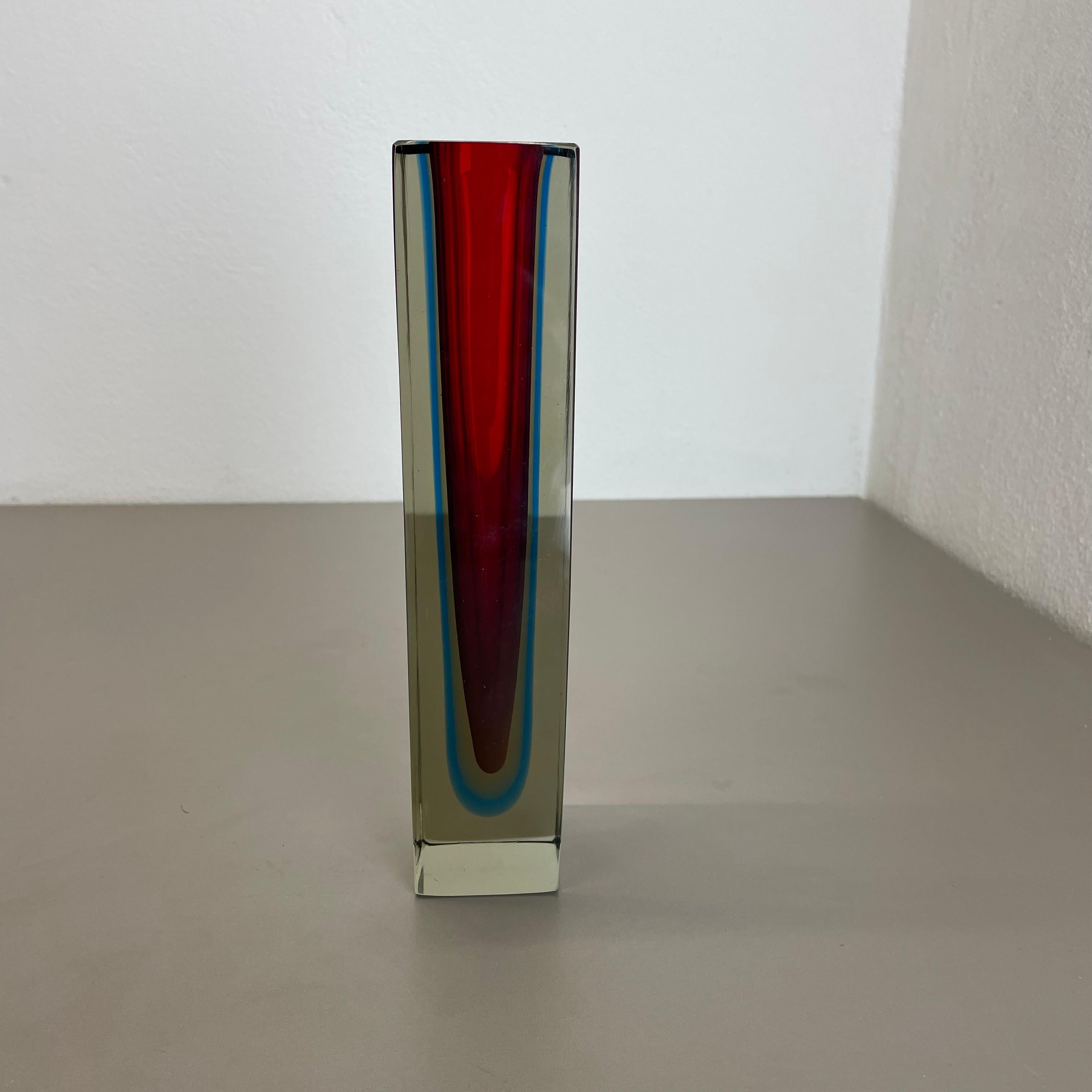 Grand vase cubique de 26 cm et 2 kg en verre Murano Glass Sommerso Attr. de Flavio Poli, Italie, 1970 en vente 10