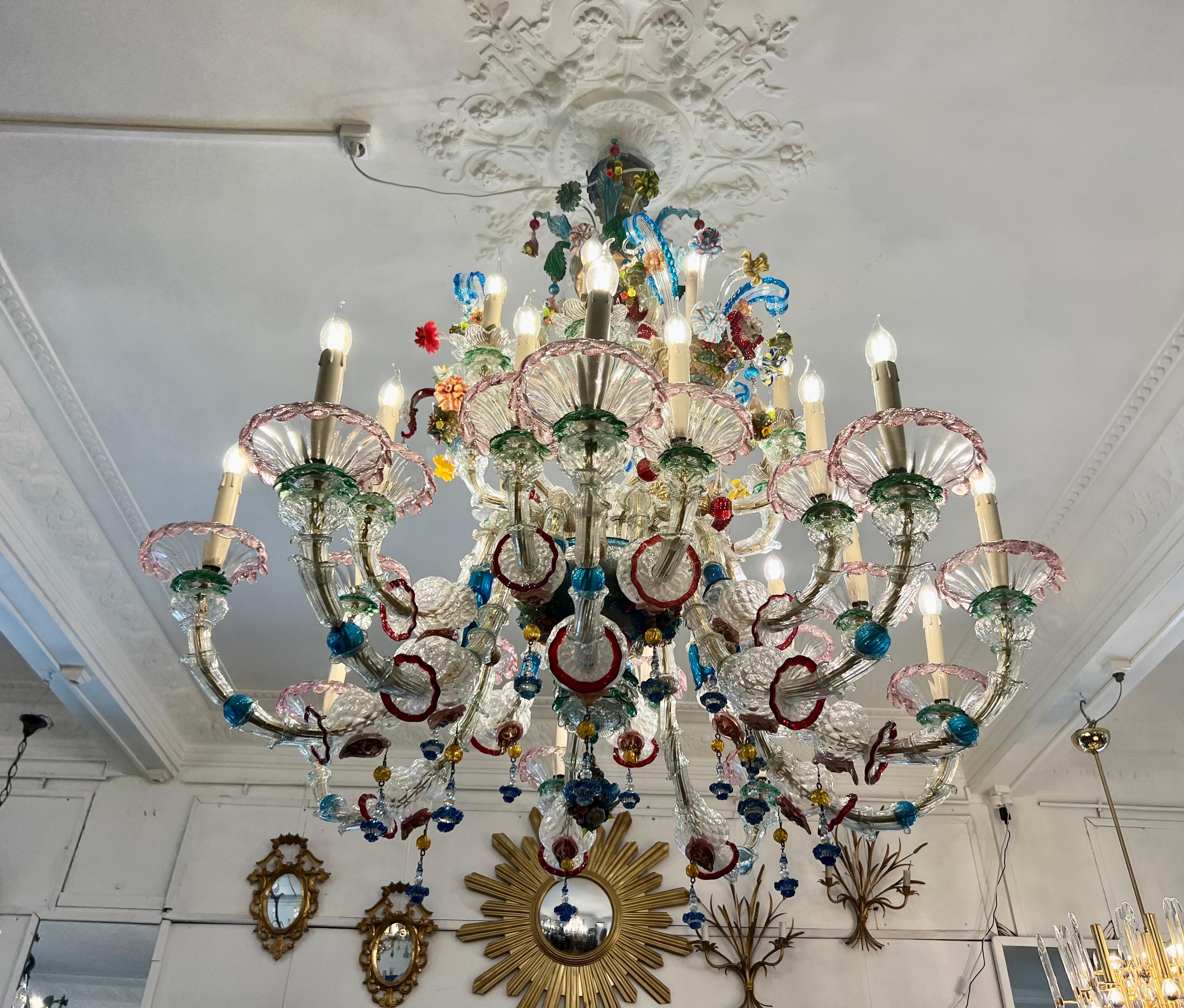 Large 27-lights Venetian Palace Chandelier in Glass, Murano, Italy, early 20th 3