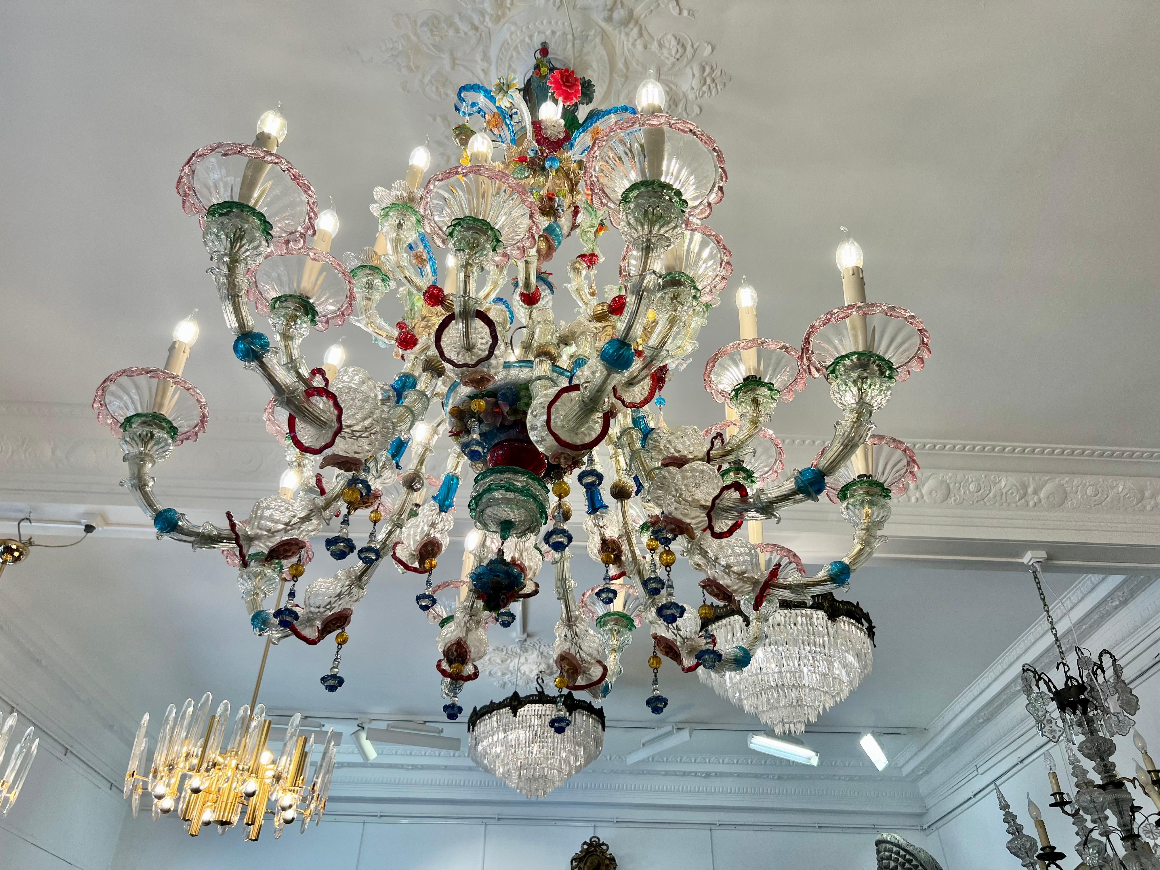 Large 27-lights Venetian Palace Chandelier in Glass, Murano, Italy, early 20th 6