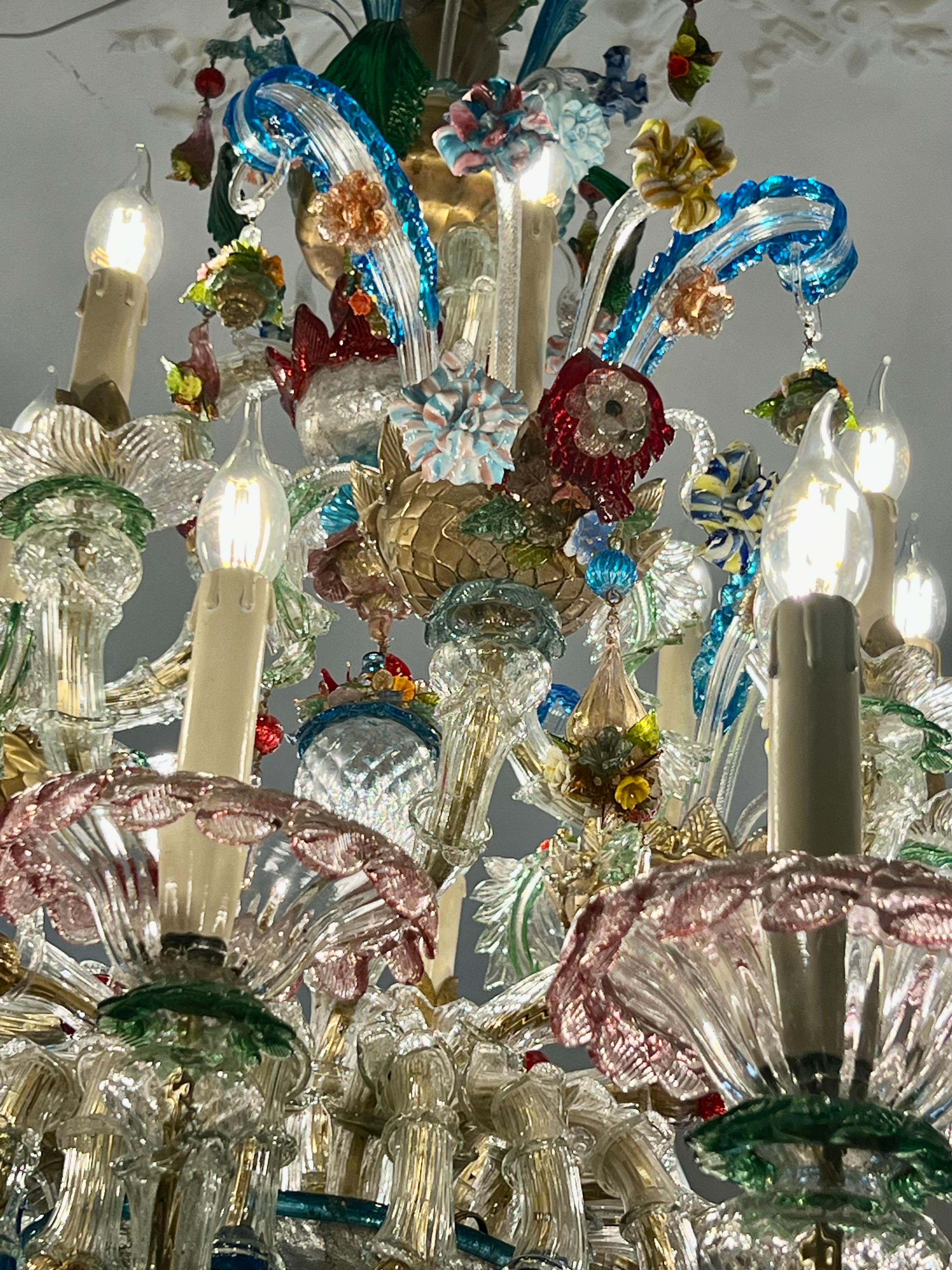 Blown Glass Large 27-lights Venetian Palace Chandelier in Glass, Murano, Italy, early 20th