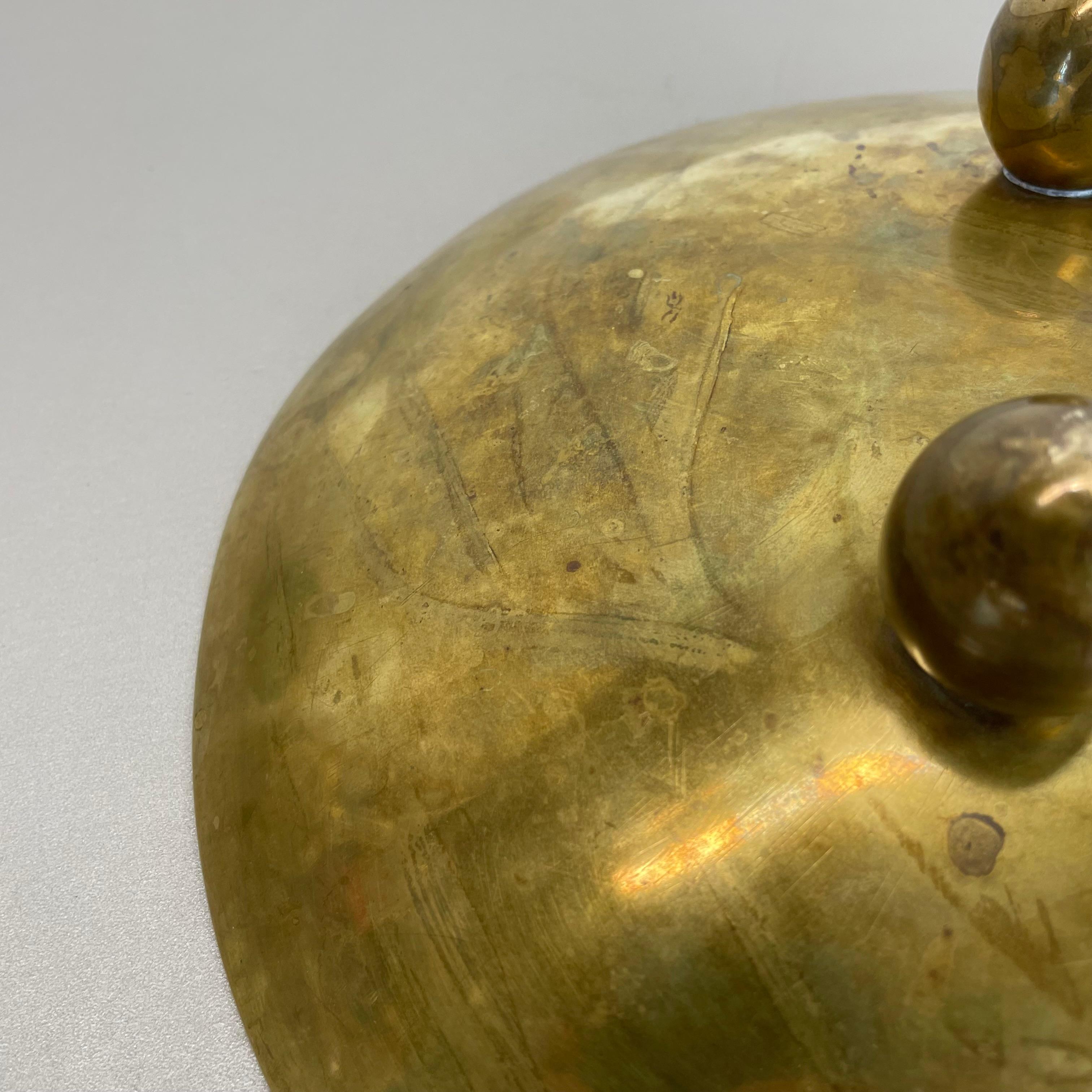 Großes 27cm Messing handgefertigtes Muschelplatten-Schreibtischelement im Auböck-Stil, Österreich, 1950er Jahre im Angebot 10