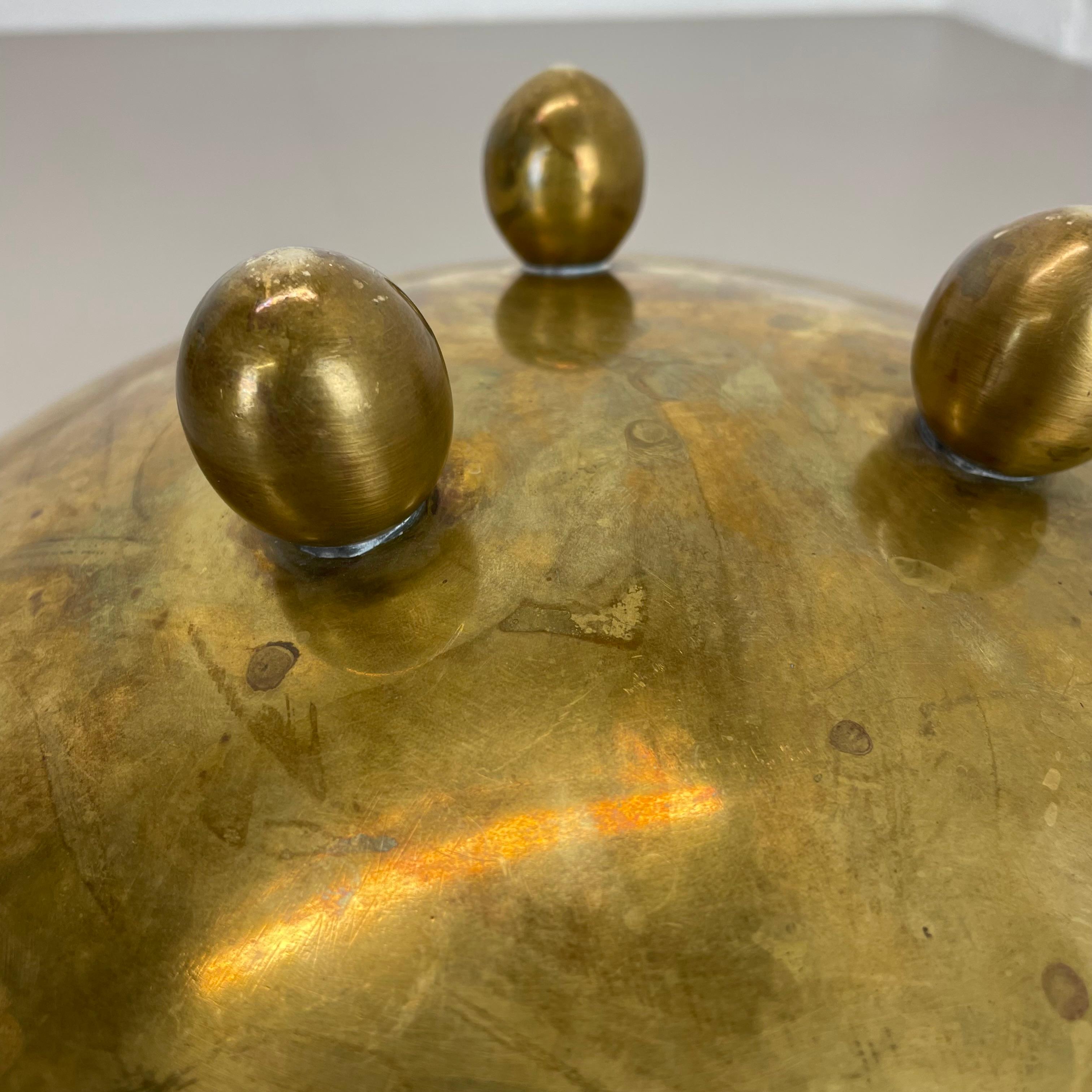 Großes 27cm Messing handgefertigtes Muschelplatten-Schreibtischelement im Auböck-Stil, Österreich, 1950er Jahre im Angebot 12