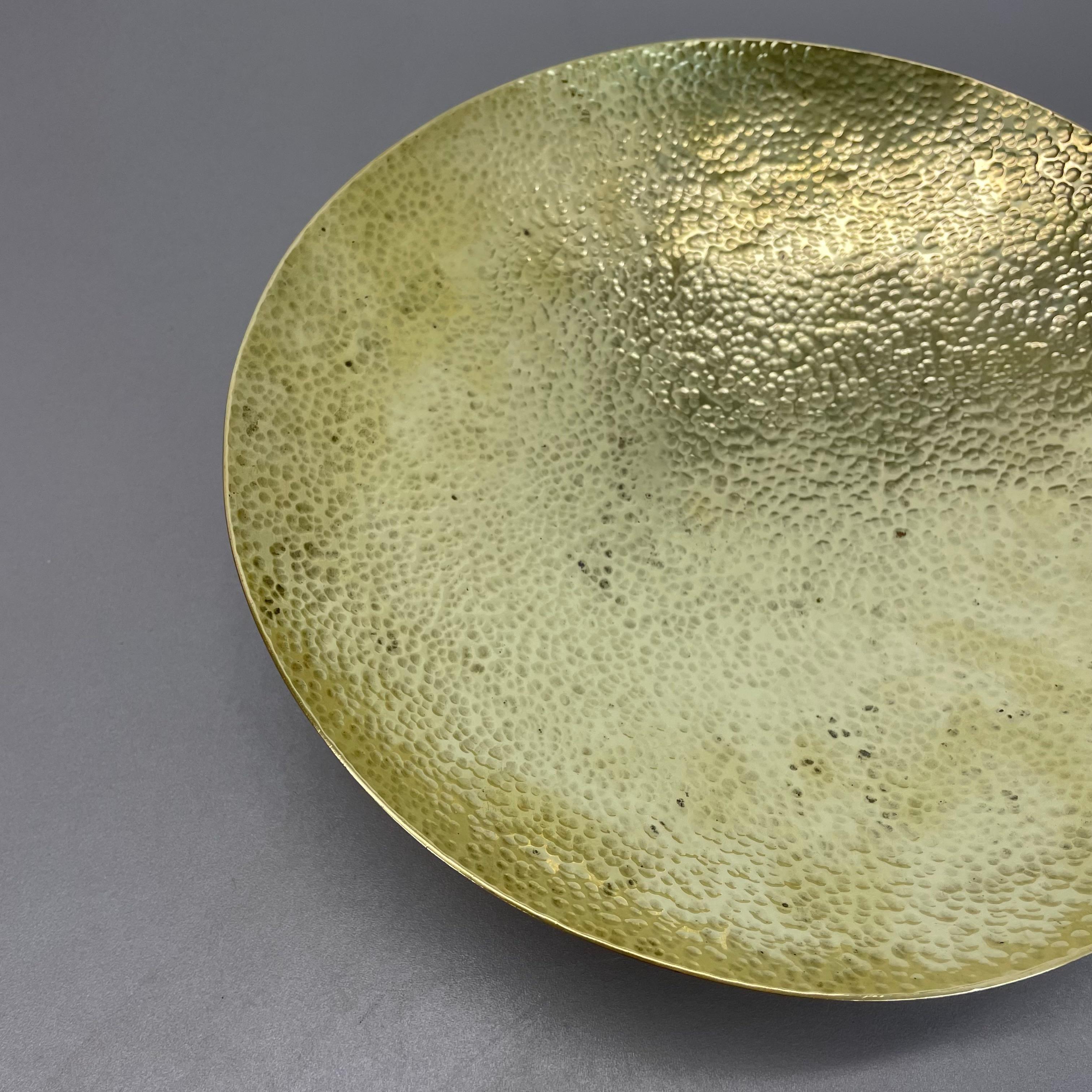 Großes 27cm Messing handgefertigtes Muschelplatten-Schreibtischelement im Auböck-Stil, Österreich, 1950er Jahre im Zustand „Gut“ im Angebot in Kirchlengern, DE