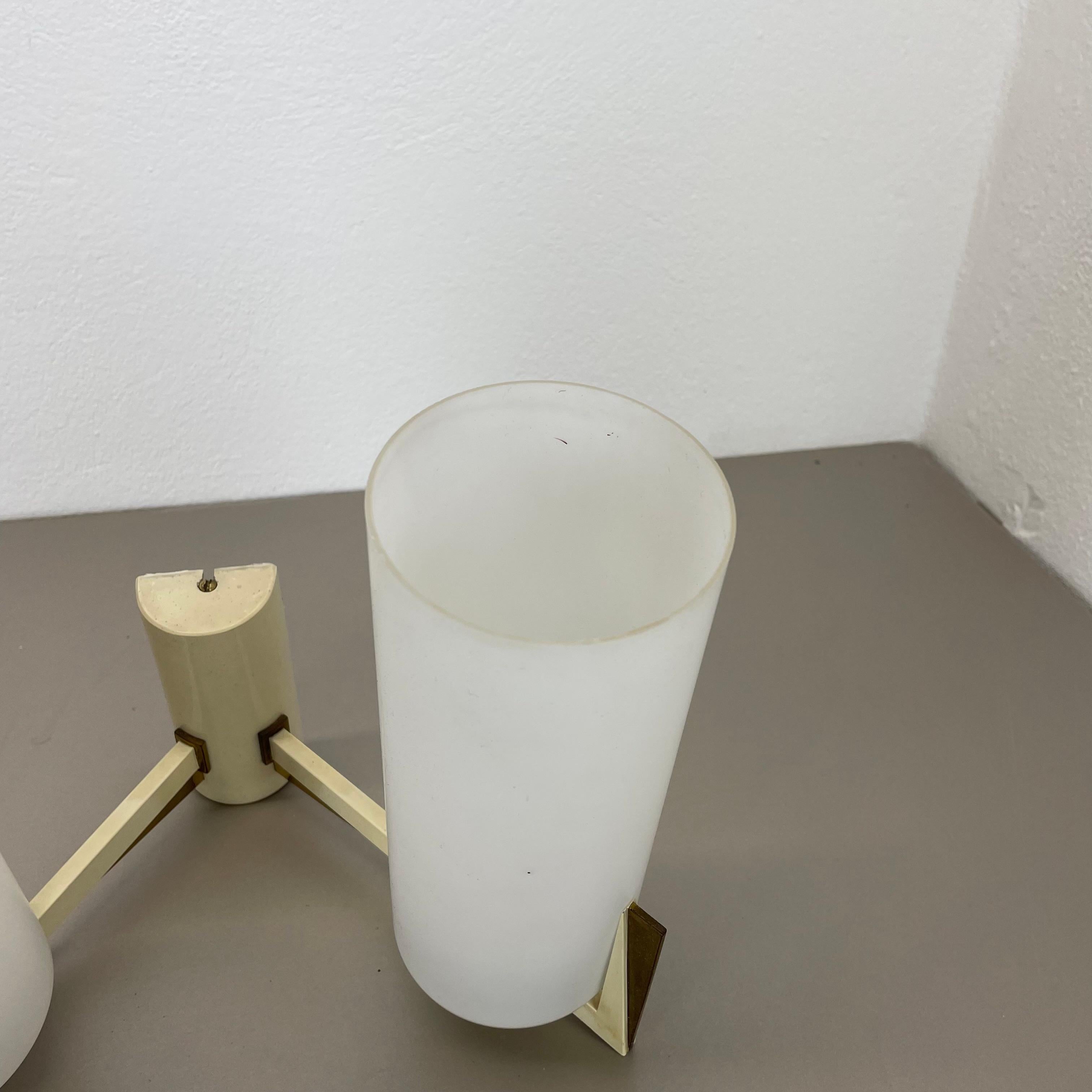 Large 28cm Modernist Brass and glass Theatre Wall Light Sconce, France, 1950s For Sale 2