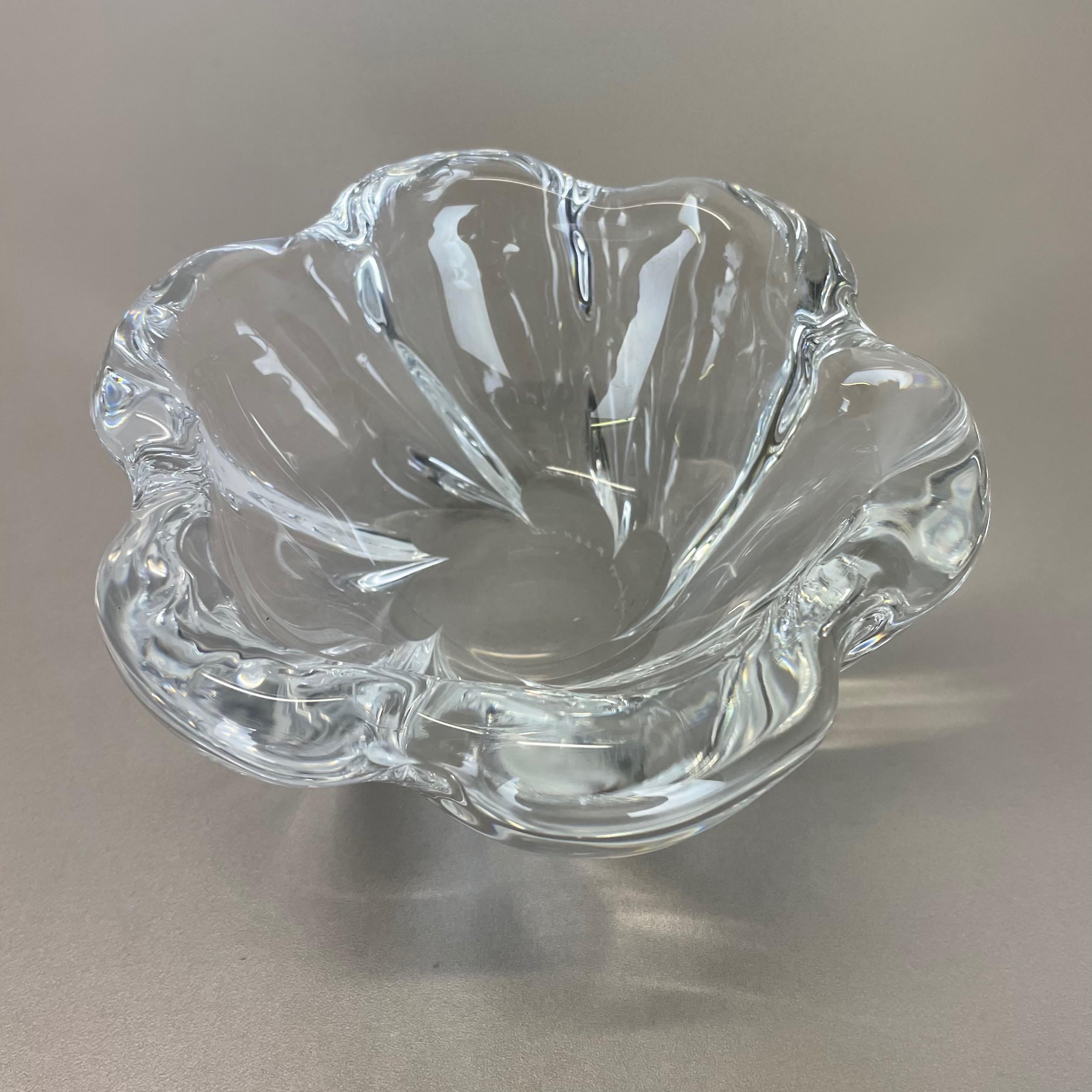 Large 2kg Floral Glass Shell Bowl Ashtray Element by Orrefors, Sweden, 1970s In Good Condition For Sale In Kirchlengern, DE