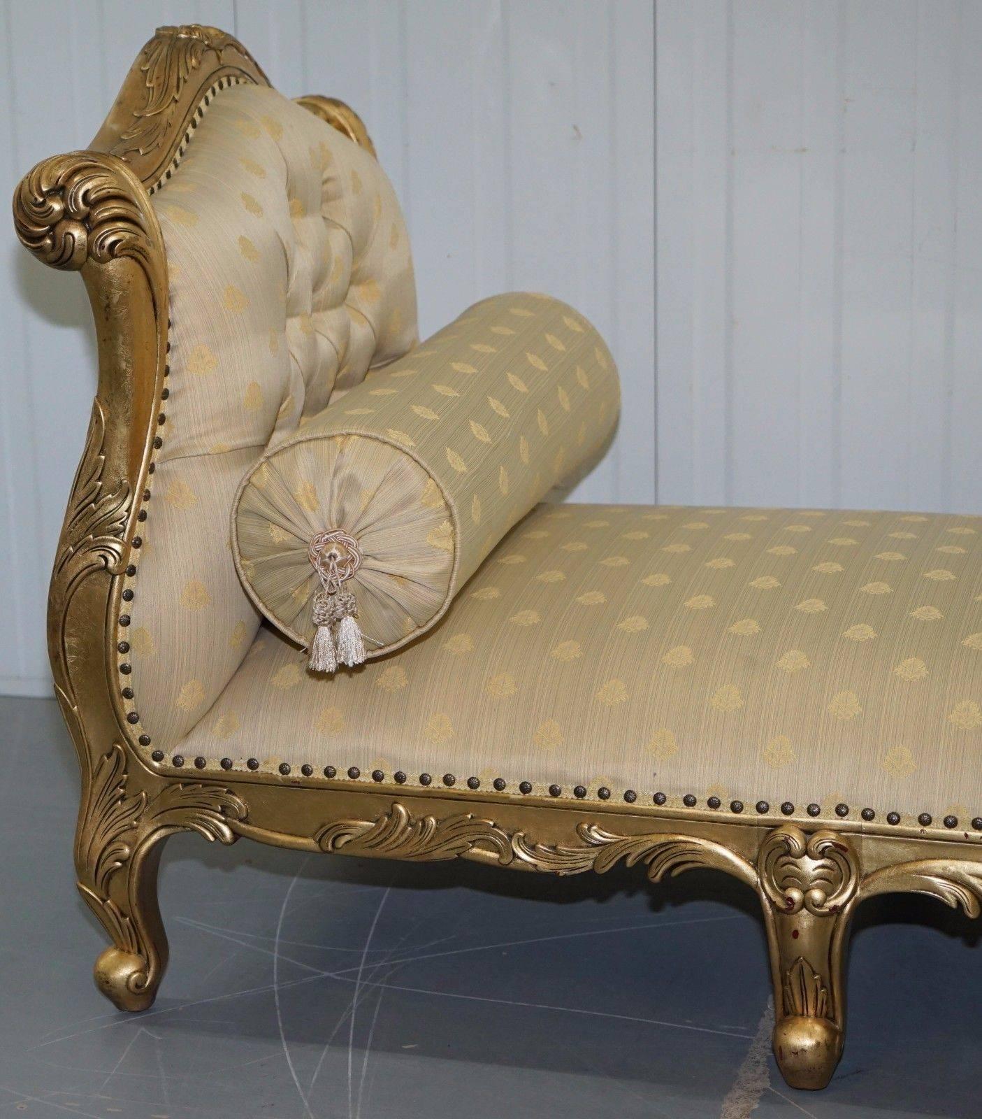 We are delighted to offer for sale this stunning Victorian style French gold leaf painted day bed / chaise lounge to seat three-four people

A very good looking comfortable piece, long enough for pretty much anyone to have a snooze on, the inside