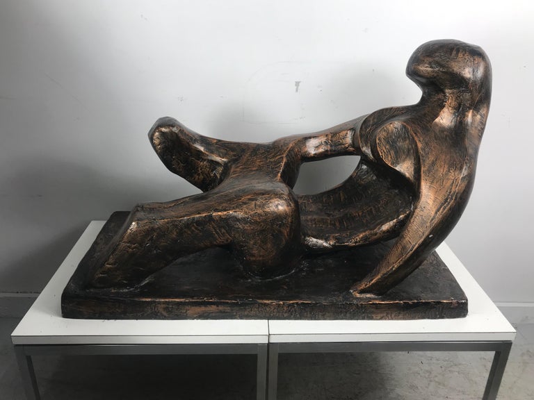 Large modernist reclining figure sculpture, bronzed resin in the manner of Henry Moore. Striking sculpture, strong presence, would enhance any modern, contemporary, antique, eclectic environment. Measure: 3'.