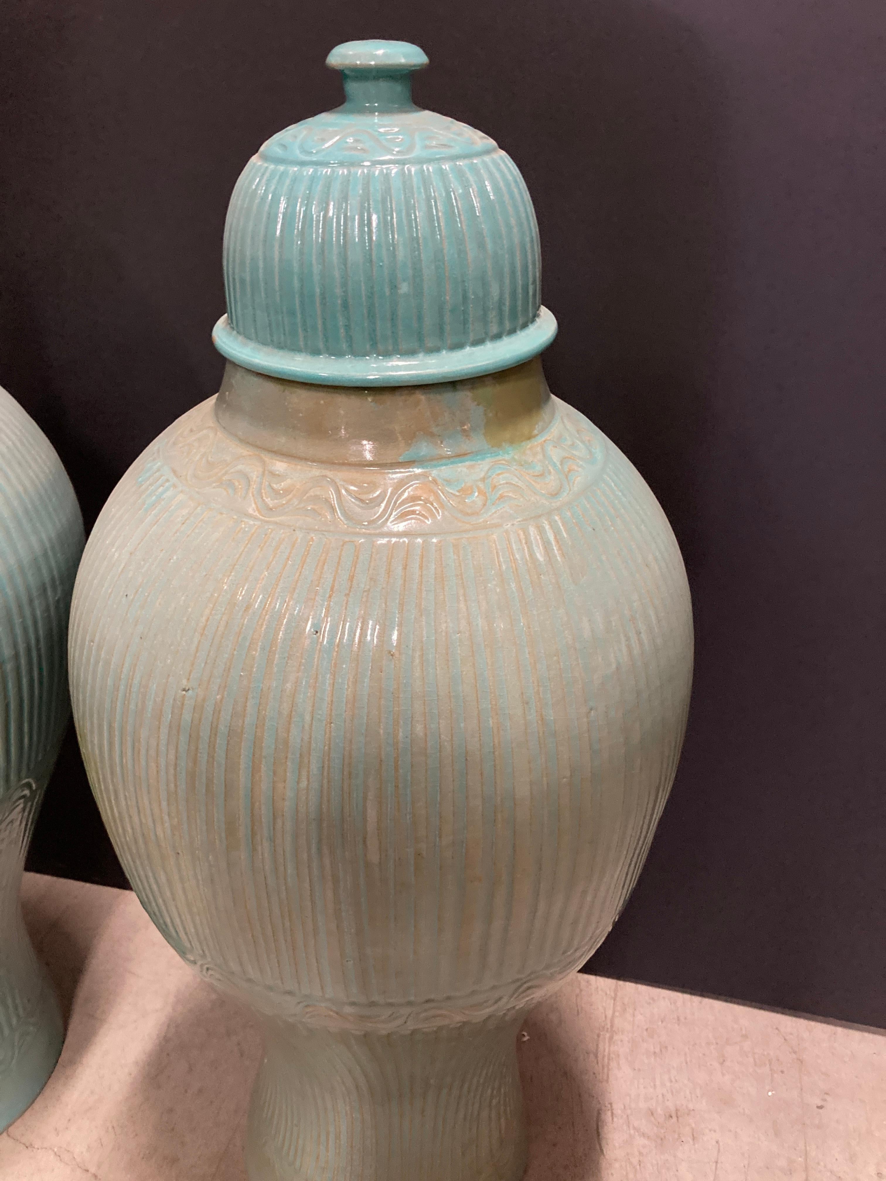 Céramique Urnes marocaines bleues mauresques avec couvercle en vente