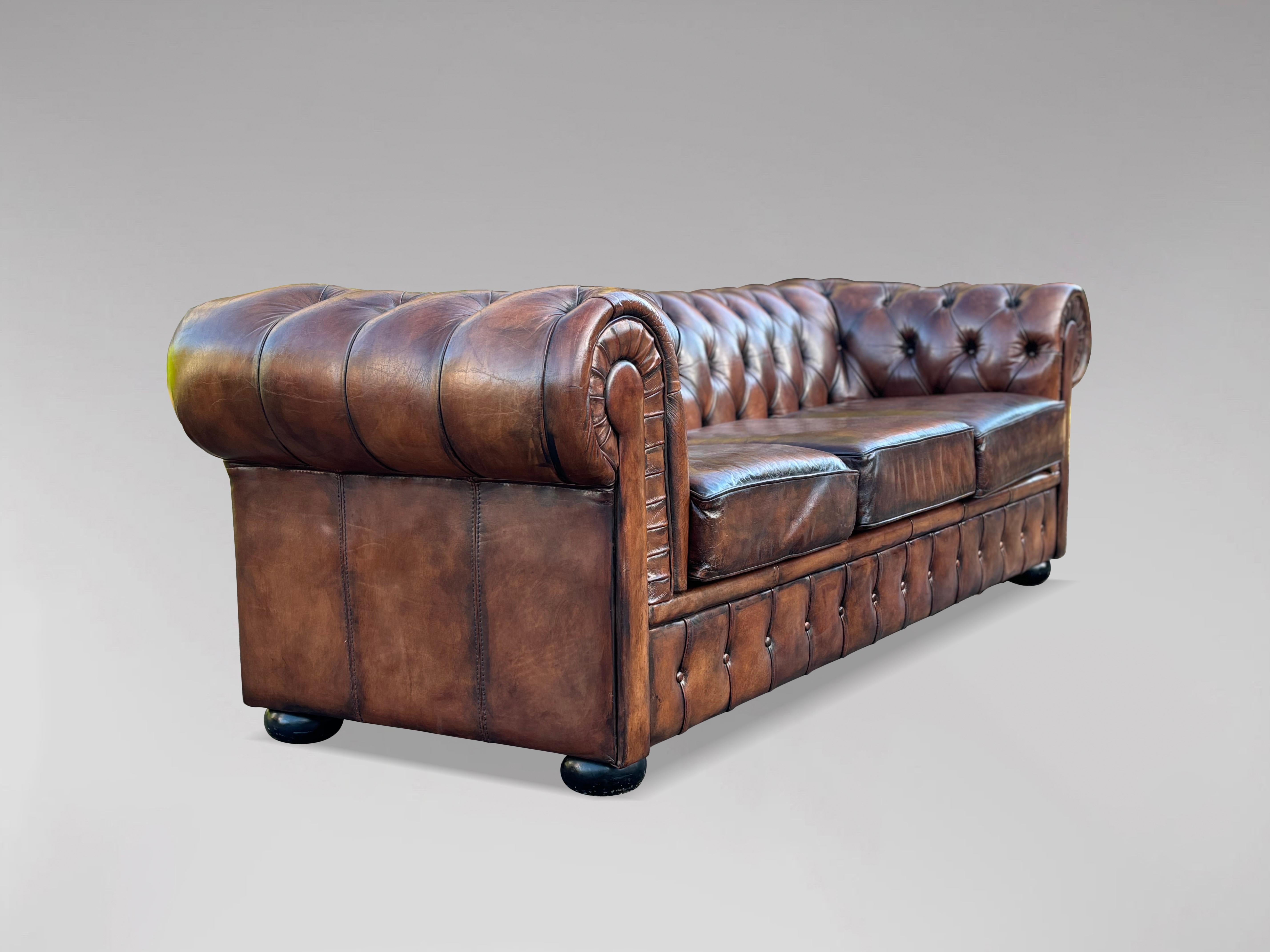 Large 3-Seater Brown Leather Chesterfield Sofa In Good Condition For Sale In Petworth,West Sussex, GB