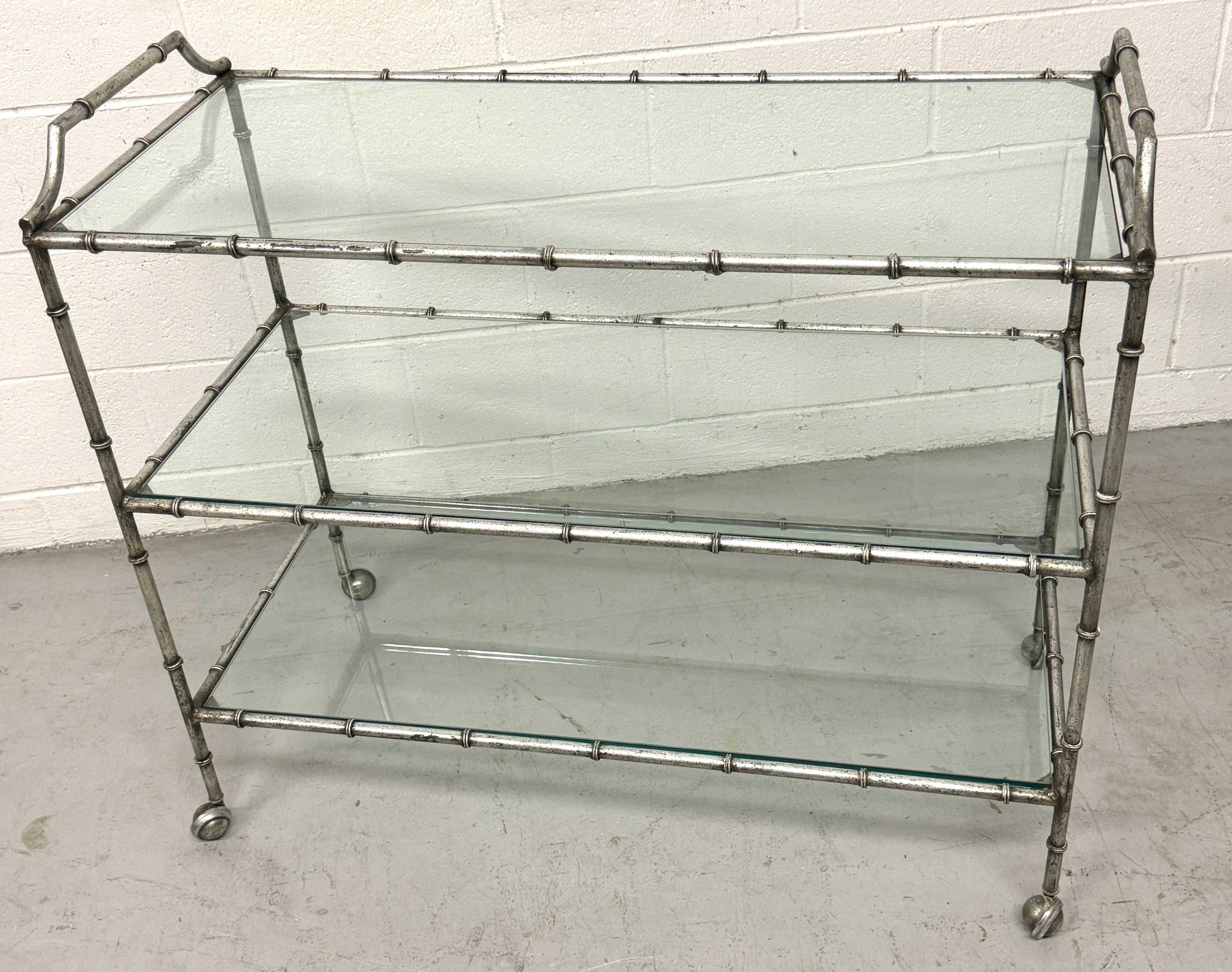 Grande table roulante/chariot de bar à 3 niveaux de Maison Jansen Faux Bois Silver-Leaf en vente 3