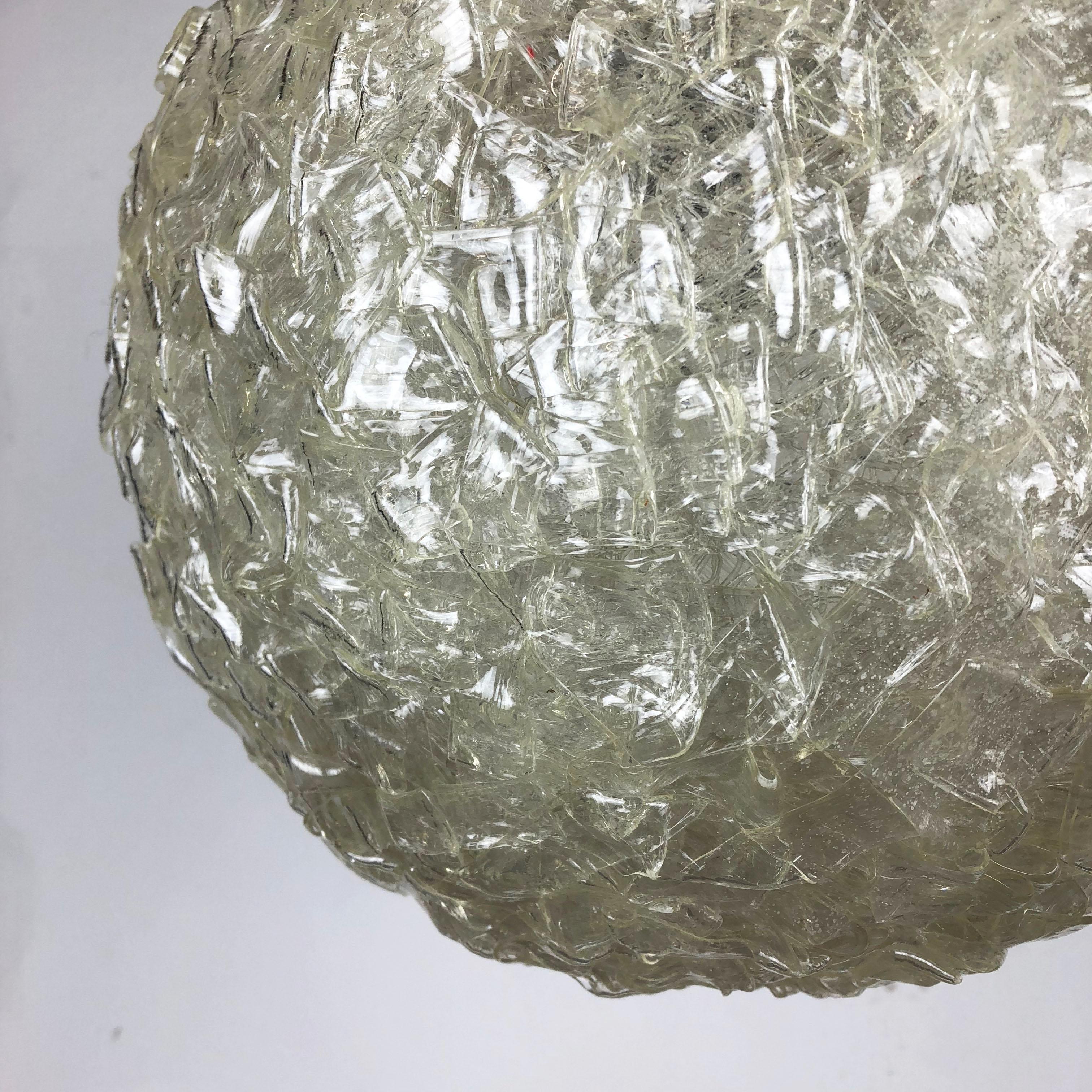 Grande suspension en forme de bulle en plastique acrylique de 30 cm SPUTNIK de style Panton, Allemagne, années 1970 Bon état - En vente à Kirchlengern, DE