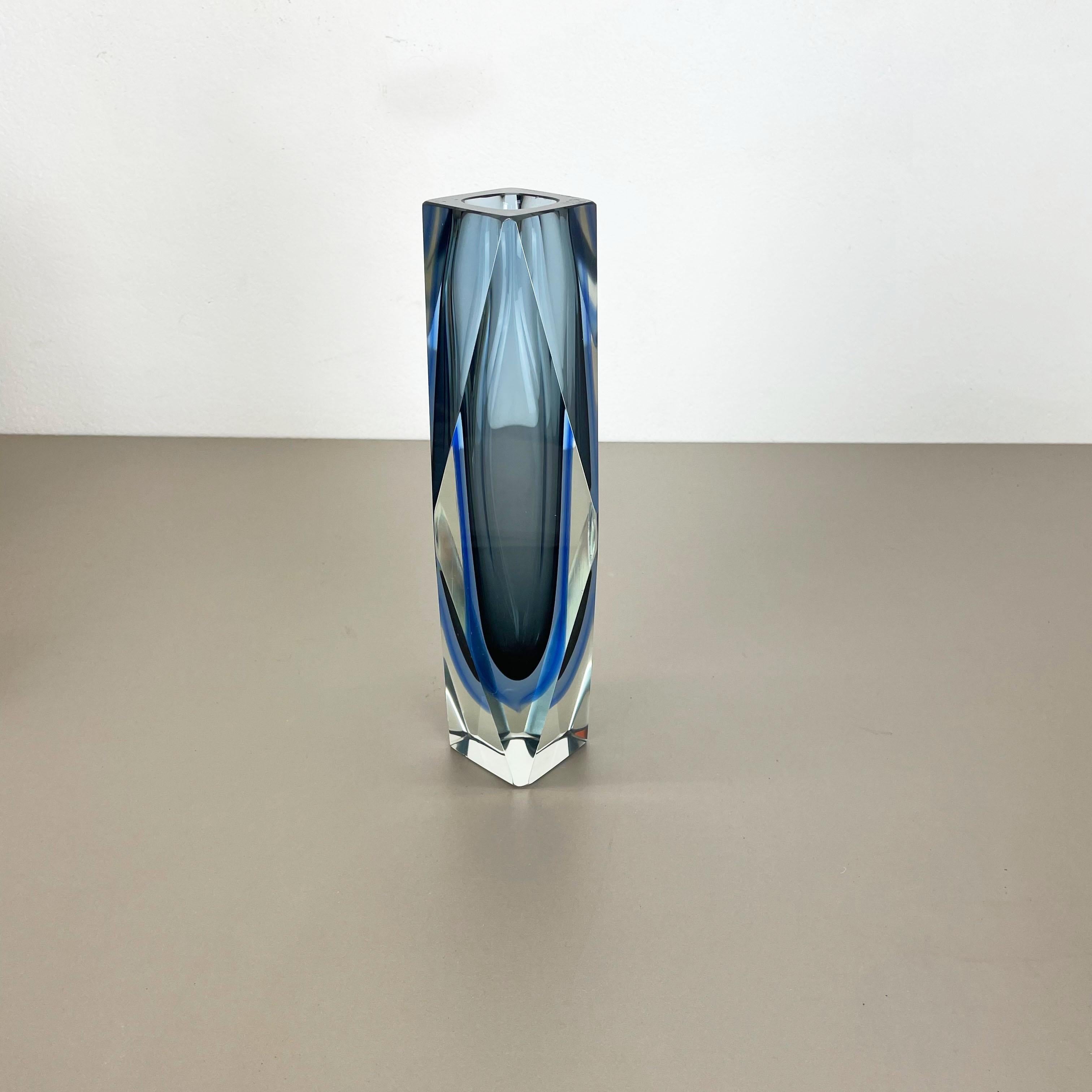 Large Blue Mandruzzato Faceted Glass Sommerso Vase, Murano, Italy 1970s In Good Condition In Kirchlengern, DE