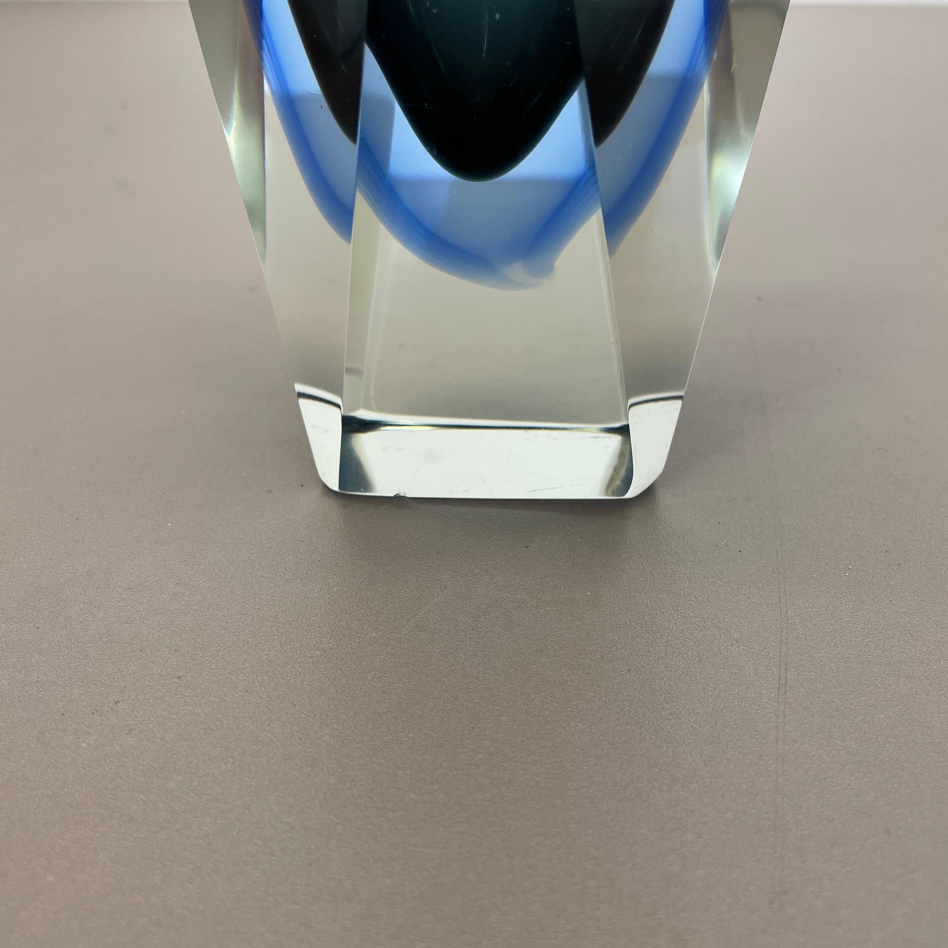 20th Century Large Blue Mandruzzato Faceted Glass Sommerso Vase, Murano, Italy 1970s