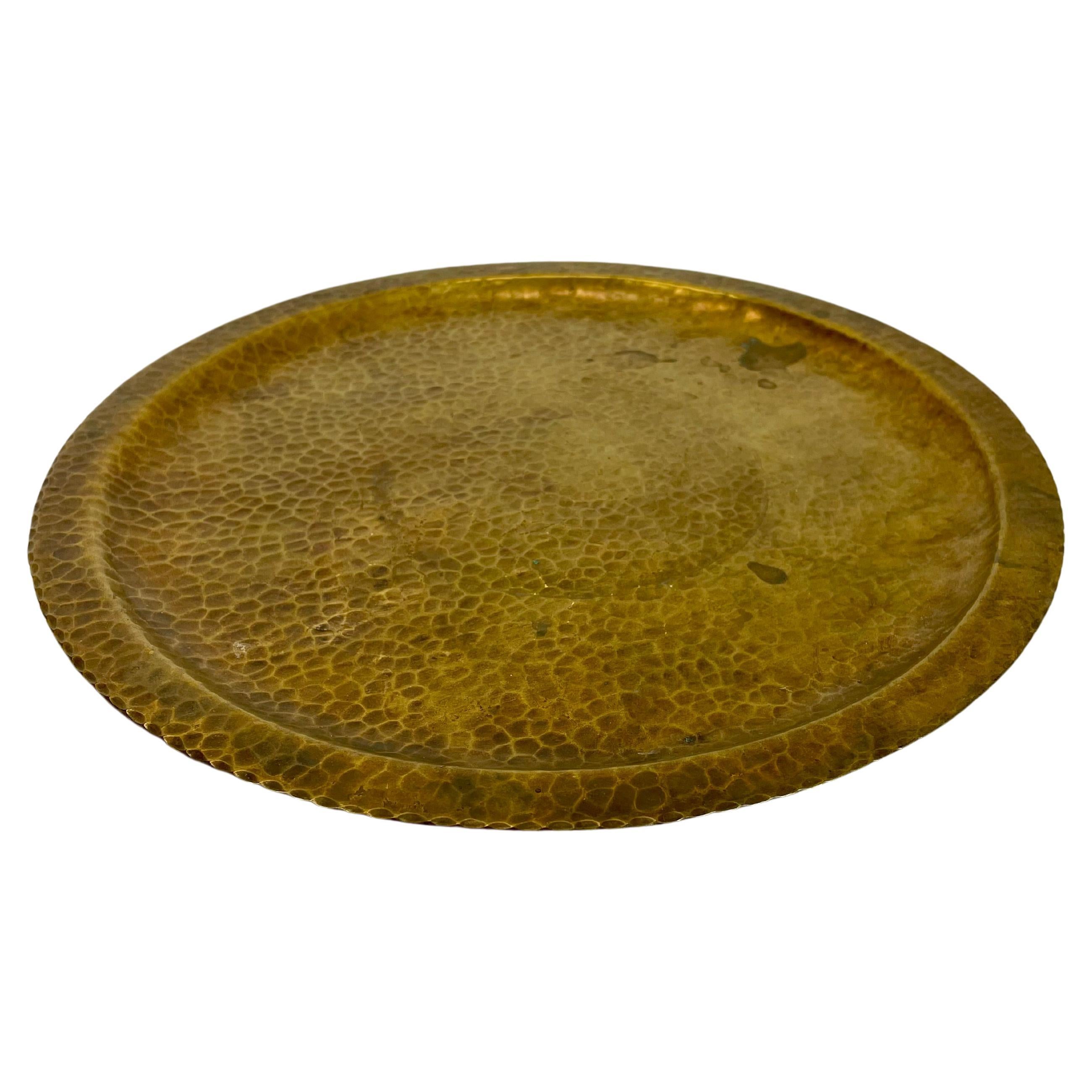 Gran elemento de escritorio de placa de concha de latón de 30 cm Era Auböck Hagenauer, Alemania, años 50