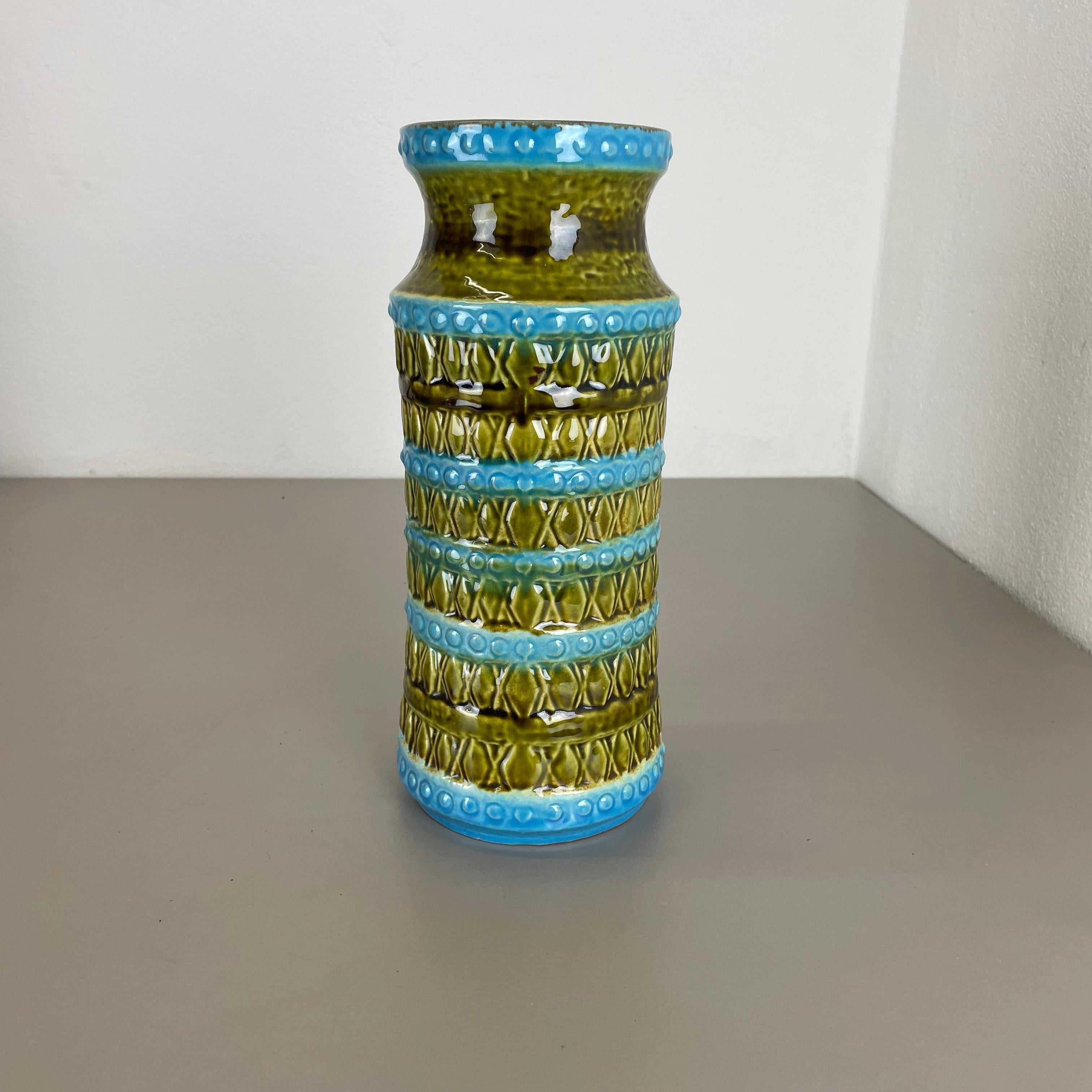 Article:

ceramic pottery vase.


Origin:

Germany.


Designer:

Heinz Siery.


Producer:

Carstens Tönnieshof, Germany.


Decade:

1970s.


This original vintage pottery object was designed by Heinz Siery and produced by