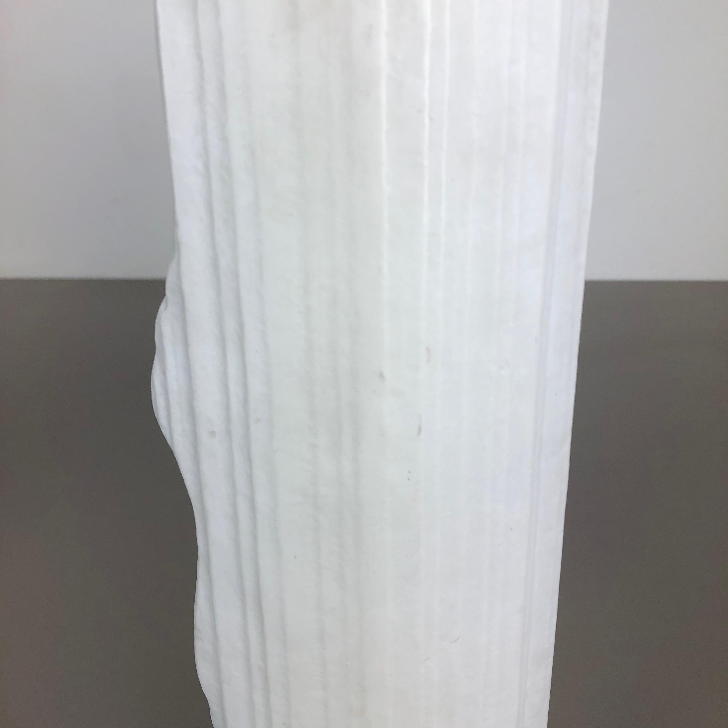Large OP Art Vase Porcelain German Vase by Martin Freyer for Rosenthal 8