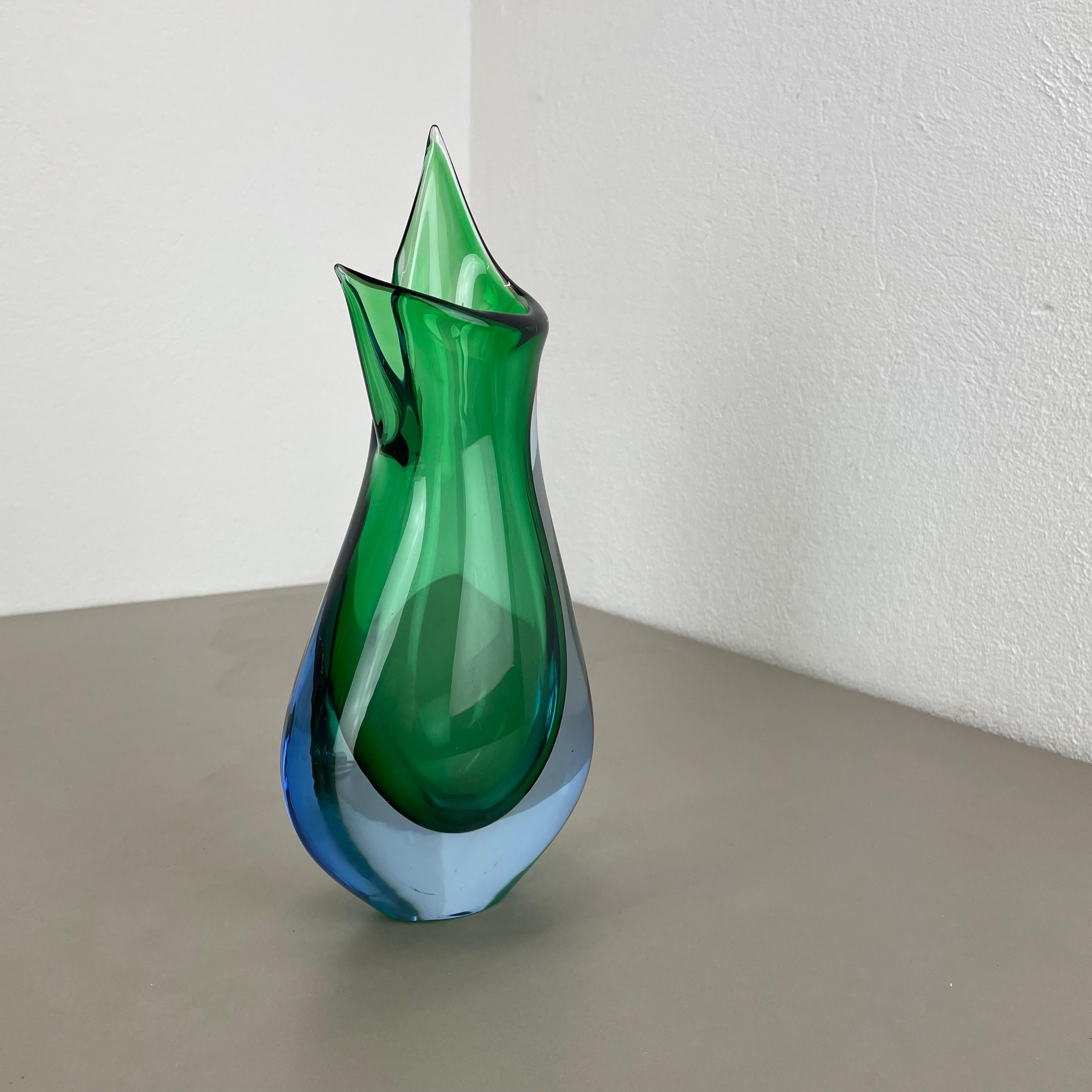 Italiano grande vaso Sommerso in vetro di Murano verde da 31 cm di Flavio Poli Attr., Italia, 1970 in vendita
