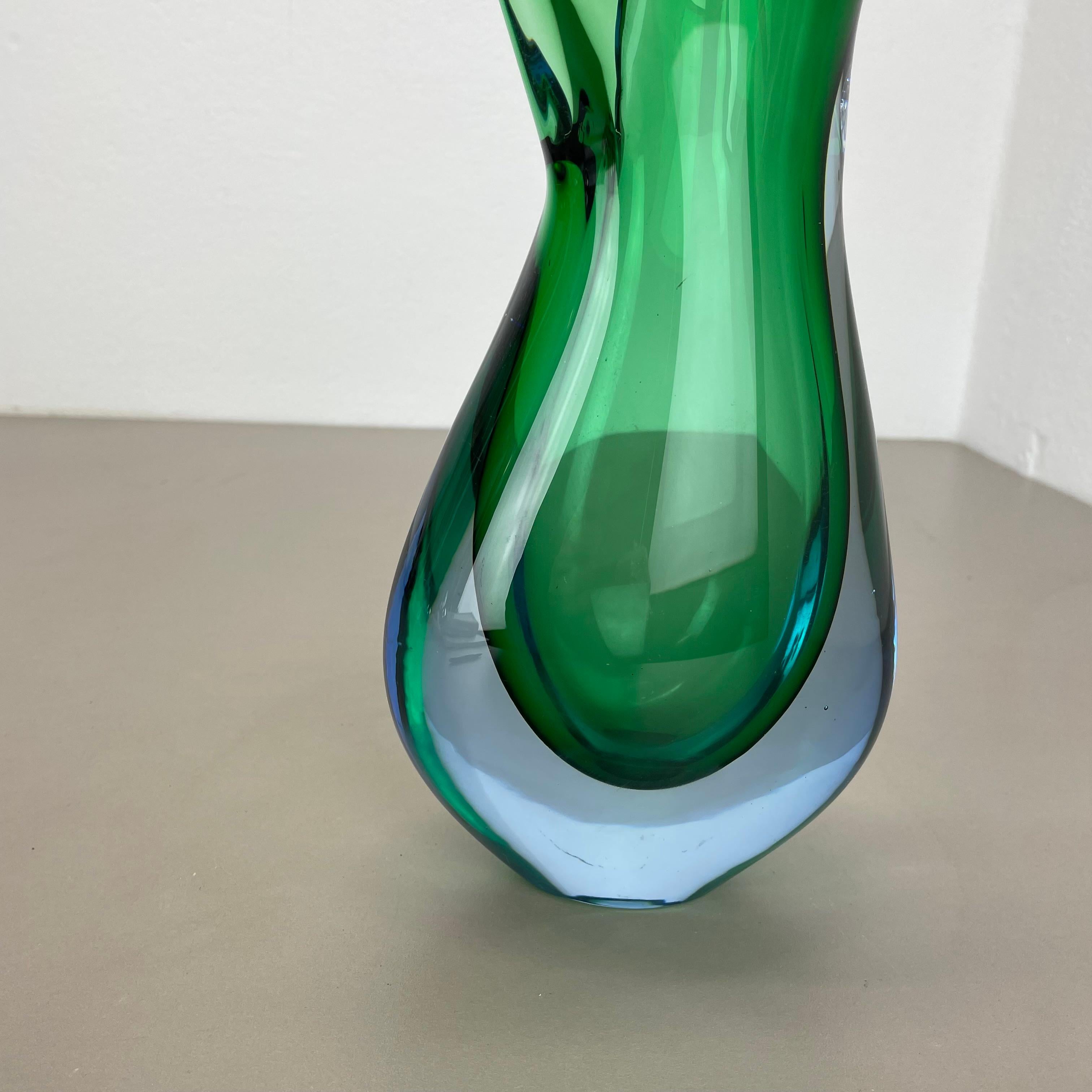 grande vaso Sommerso in vetro di Murano verde da 31 cm di Flavio Poli Attr., Italia, 1970 In condizioni buone in vendita a Kirchlengern, DE