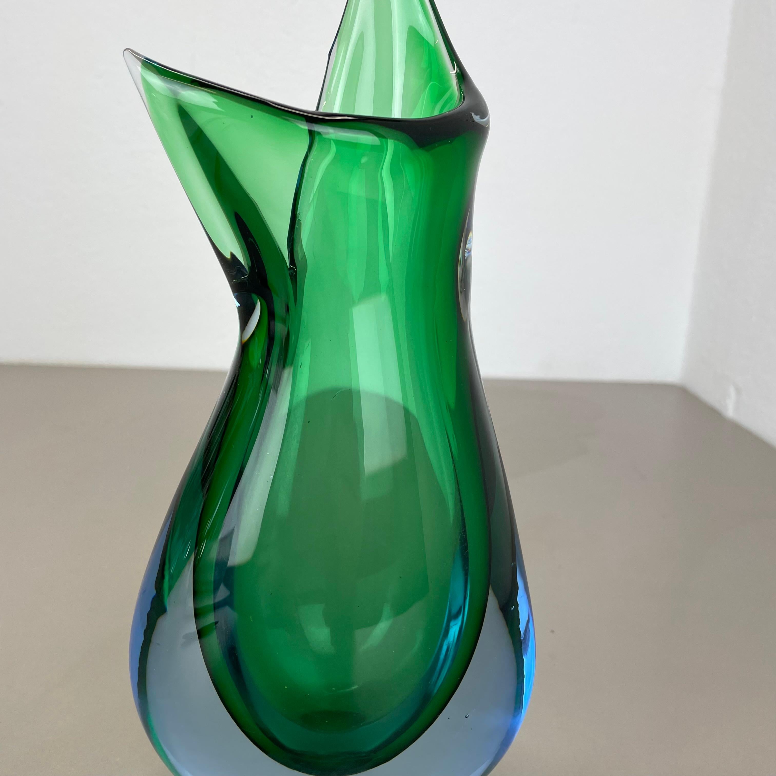 Vetro di Murano grande vaso Sommerso in vetro di Murano verde da 31 cm di Flavio Poli Attr., Italia, 1970 in vendita