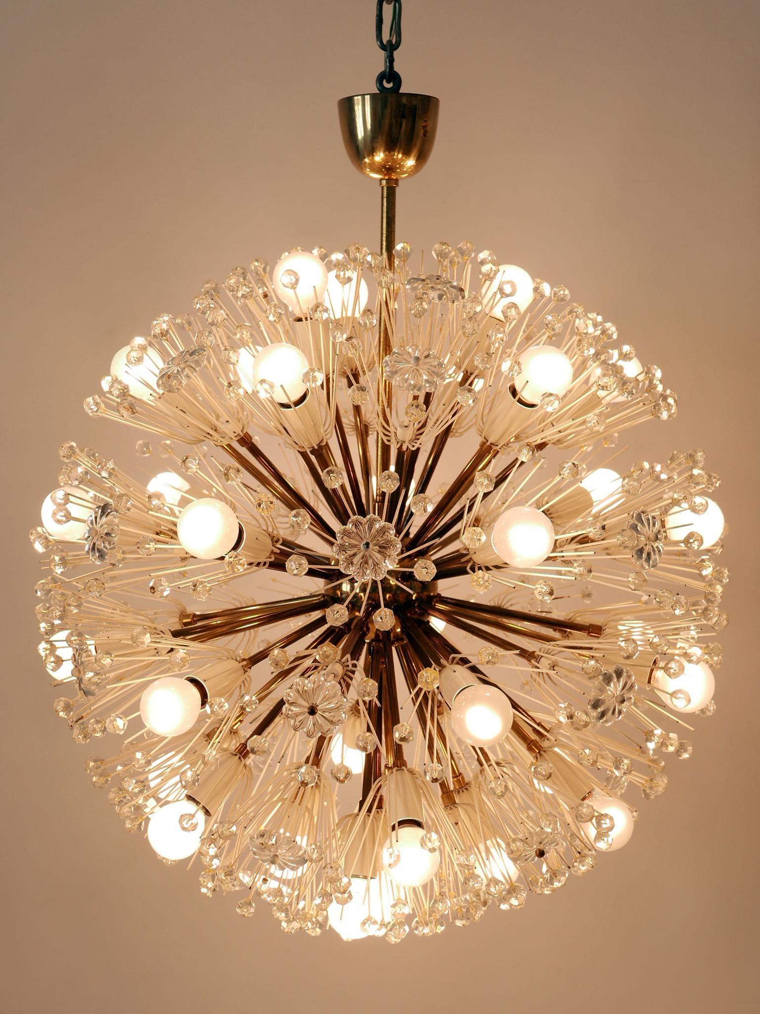Autrichien Grand lustre à 33 Lights Dandelion par Emil Stejnar pour Rupert Nikoll 1950s en vente