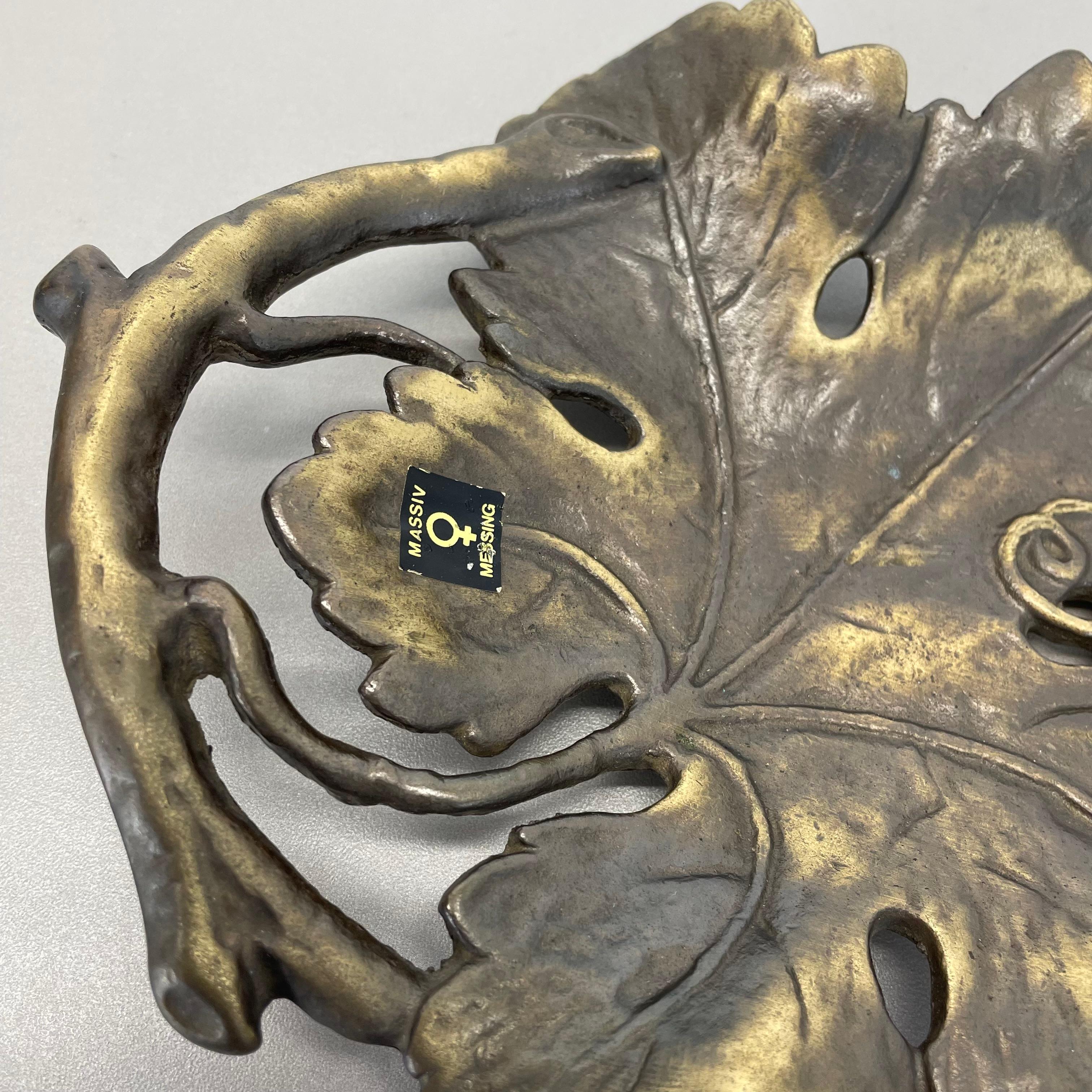 Large 34cm Brass Shell Plate Element Auböck Hagenauer Era, Germany, 1970s In Good Condition For Sale In Kirchlengern, DE