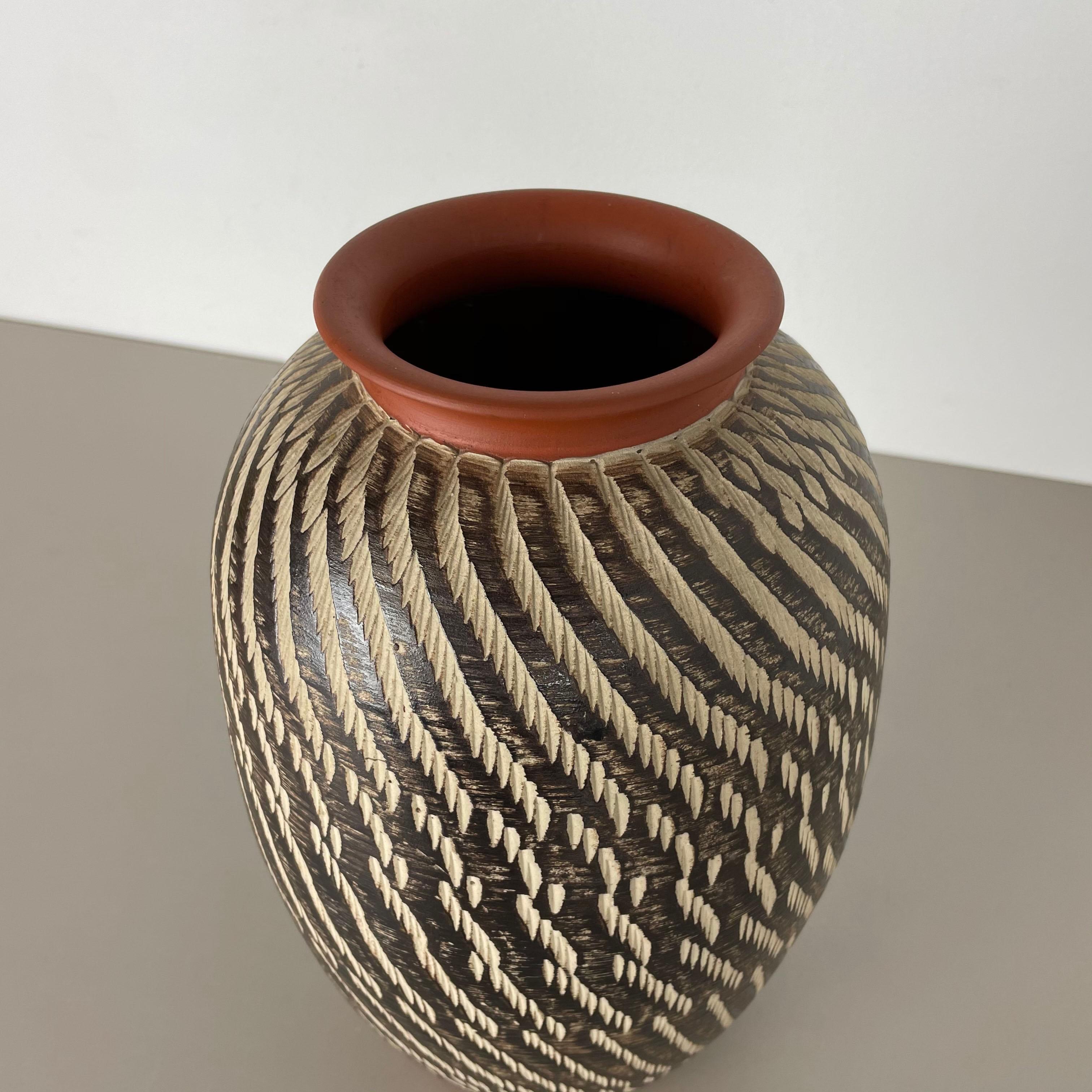 wekara keramik