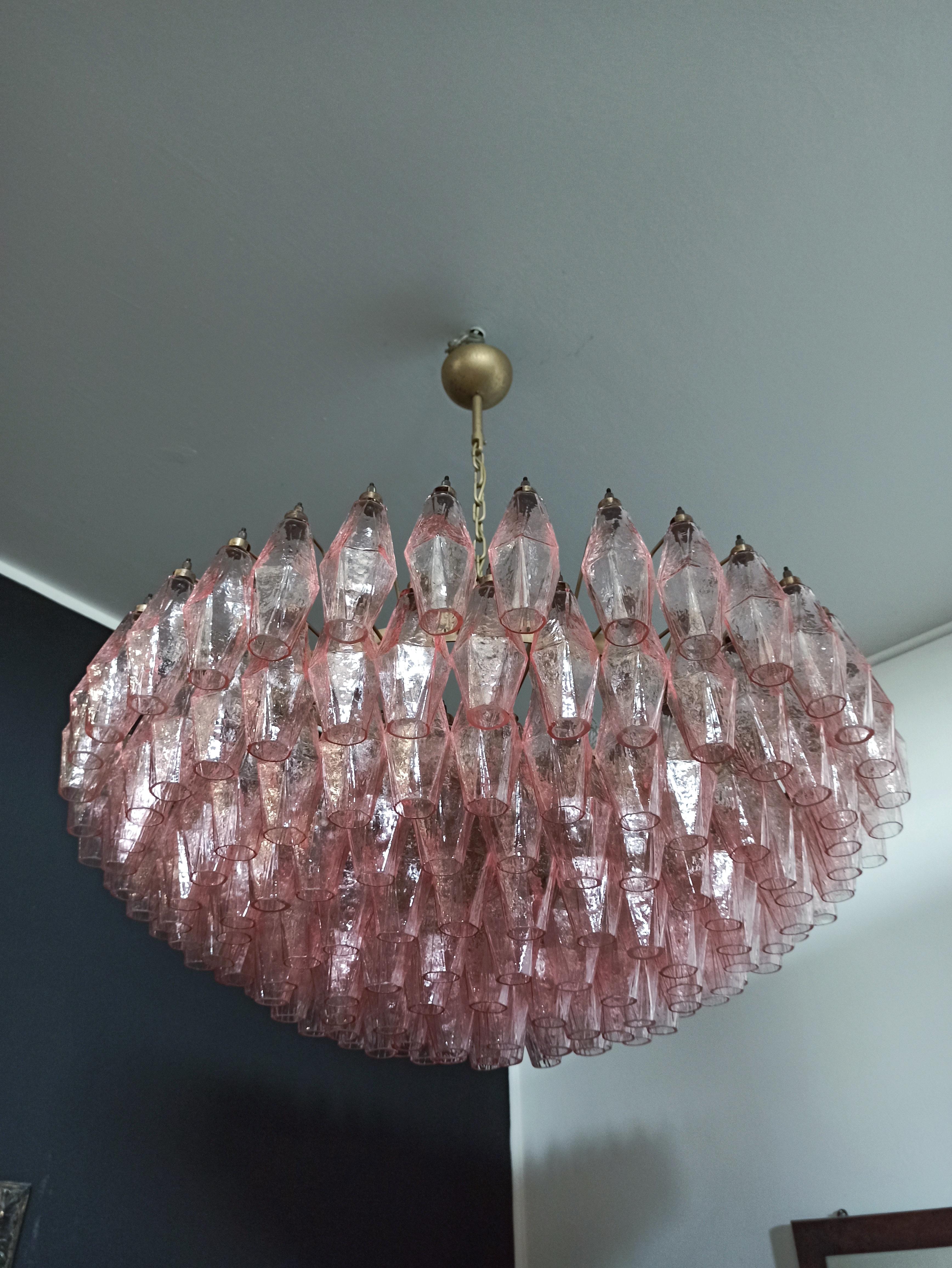 Huge Pink Eclectic Murano Chandelier in the style of Carlo Scarpa with beautiful hand blown poliedri prisms in a stunner dusty pink-ish color tone.

Lamp structure painted in a golden bronze tone. You can choose to have the lamp structure in chrome