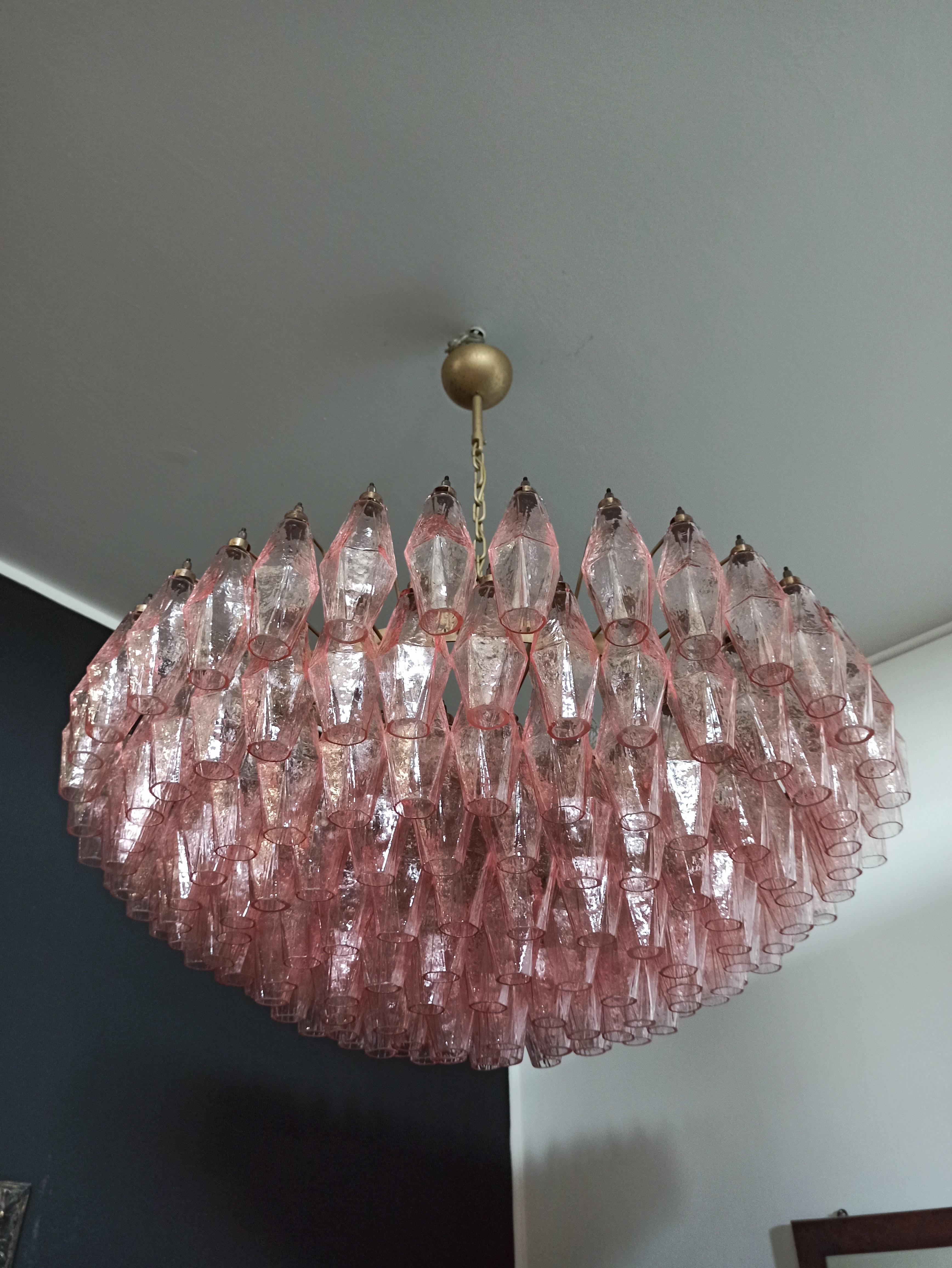 Italian Large 35.4” Eclectic Pink Murano Chandelier in the style of Carlo Scarpa. For Sale