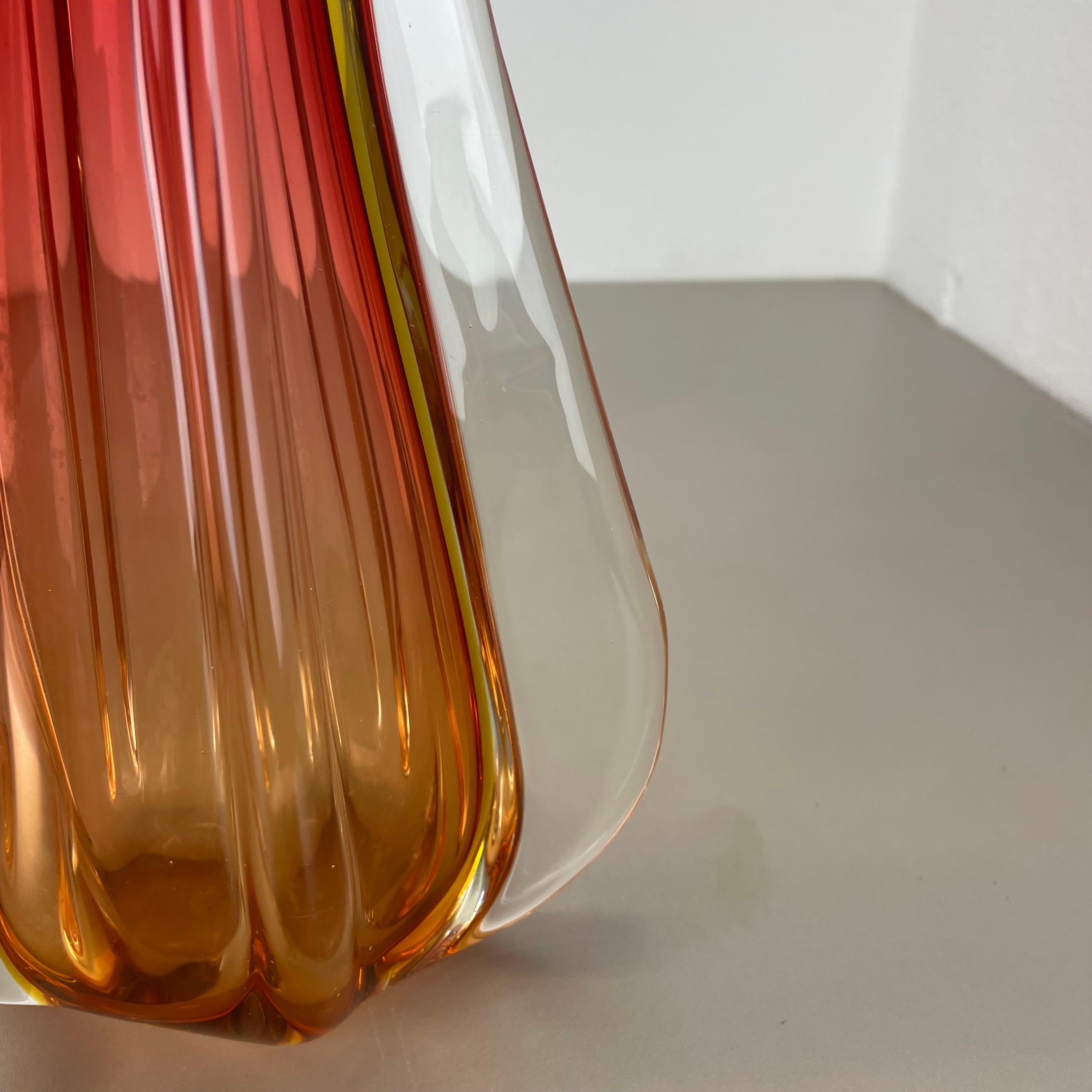 Große 35cm 2.4kg farbenfrohe Glasvase von Flavio Poli zugeschrieben, Murano, Italien 1970er Jahre (20. Jahrhundert) im Angebot
