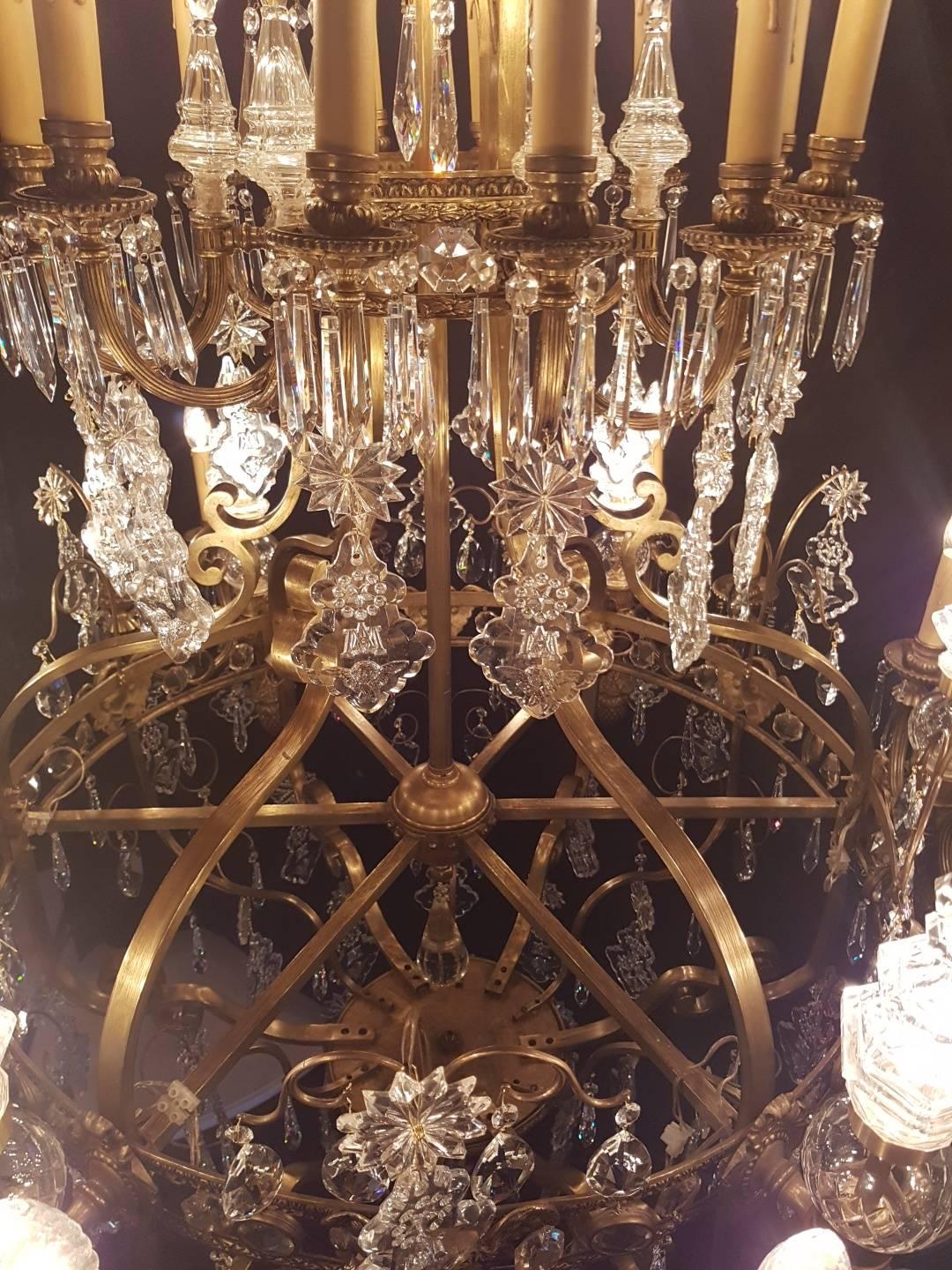 Large 36-Light Bronze Angel Cage Chandelier, 1930 In Good Condition For Sale In Oldebroek, NL