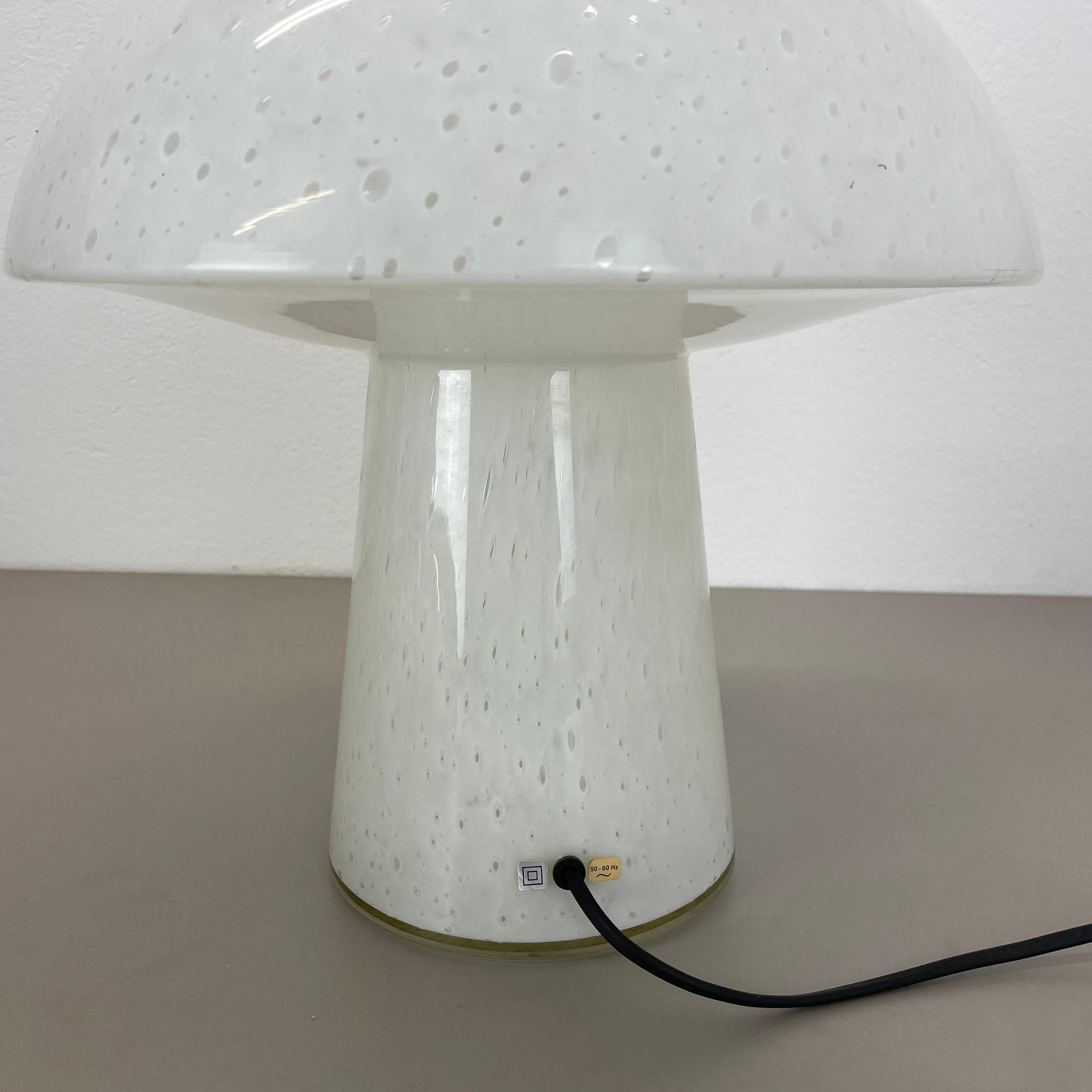 Grande lampada da tavolo UFO in vetro da 36 cm Realizzata da Glashütte Limburg, Germania, anni '70 in vendita 4
